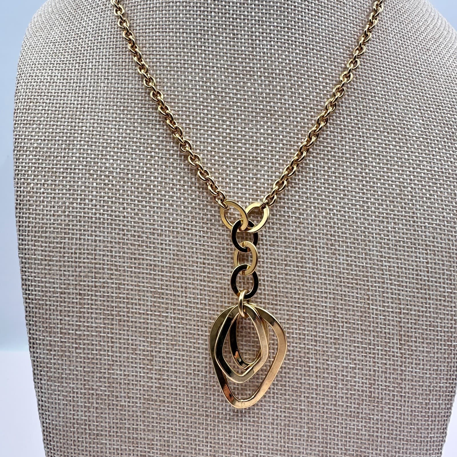 Vintage Y2K Gold Tone Abstract Hoops Pendant Necklace Women's Classic Jewelry - Thumbnail 2
