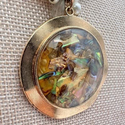 Vintage Y2K Gold Tone Pearl Iridescent Abalone Shell Pendant Necklace Jewelry - Thumbnail 6