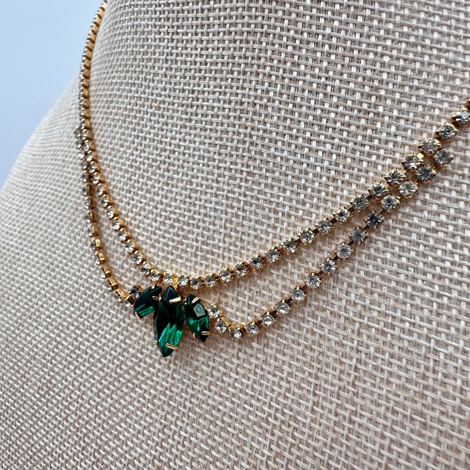 Vintage 90s Gold Tone Double Strand Clear Glass Emerald Green Marquise Necklace - Thumbnail 6