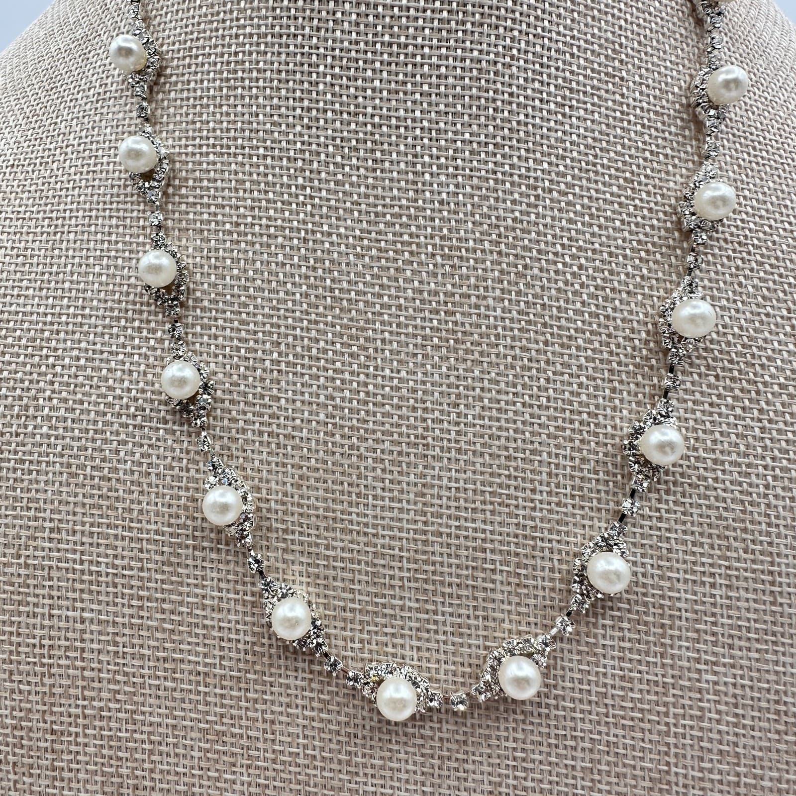 Vintage Y2K Silver Tone Faux Pearl Rhinestone Necklace Statement Women's Jewelry - Thumbnail 2