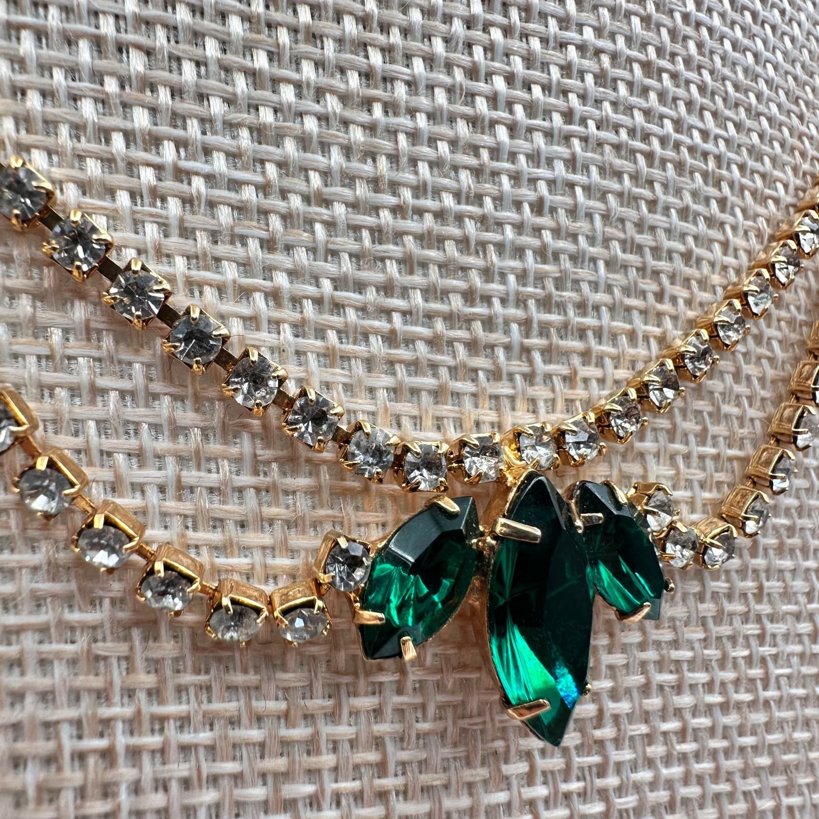 Vintage 90s Gold Tone Double Strand Clear Glass Emerald Green Marquise Necklace - Thumbnail 5