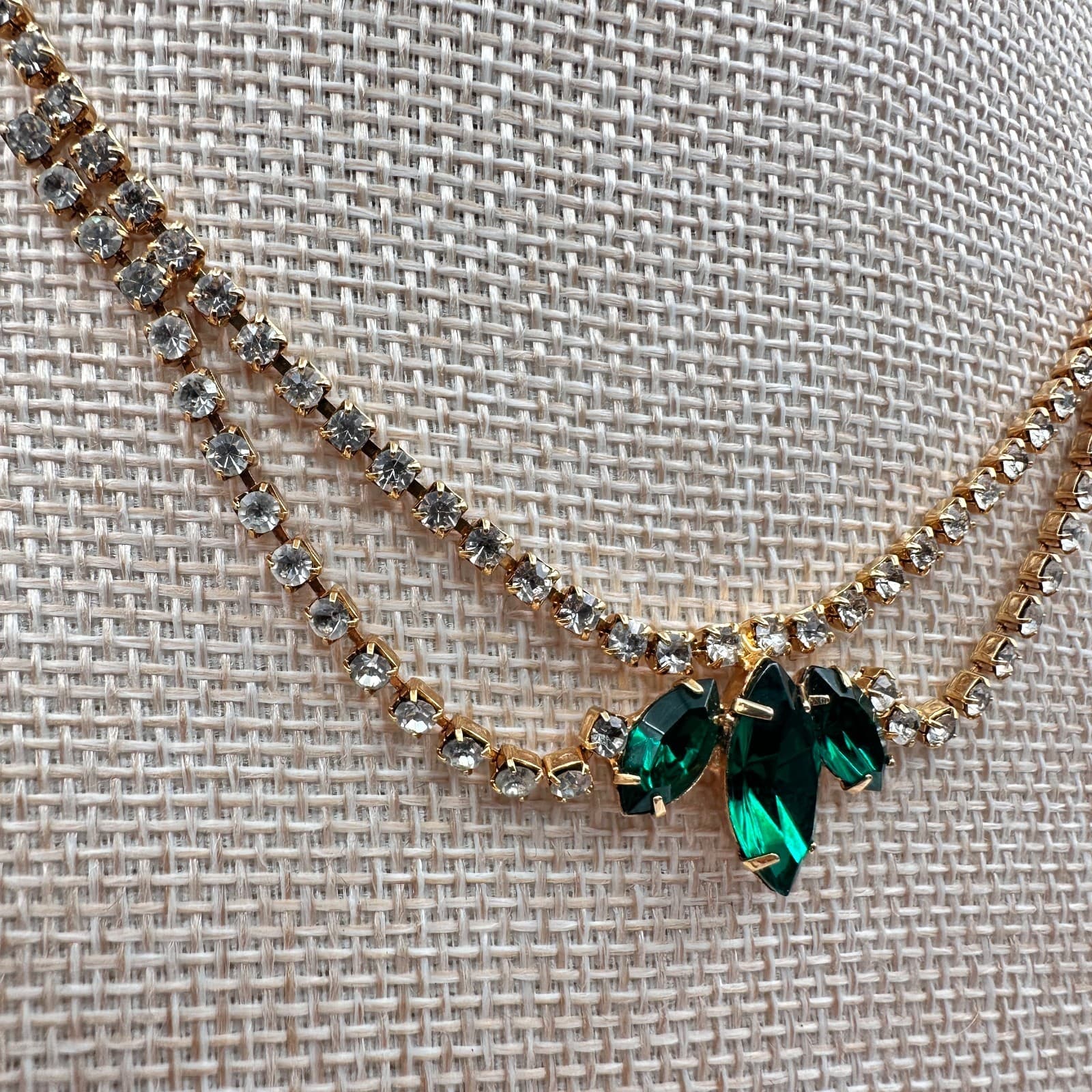 Vintage 90s Gold Tone Double Strand Clear Glass Emerald Green Marquise Necklace - Thumbnail 4