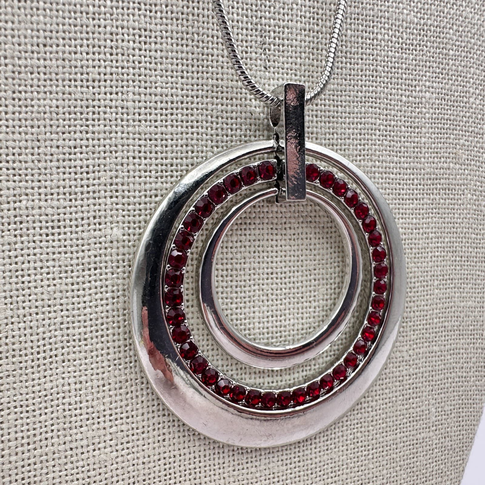 Vintage 90s Silver Tone Red Glass Double Circle Pendant Snake Chain Necklace - Thumbnail 4