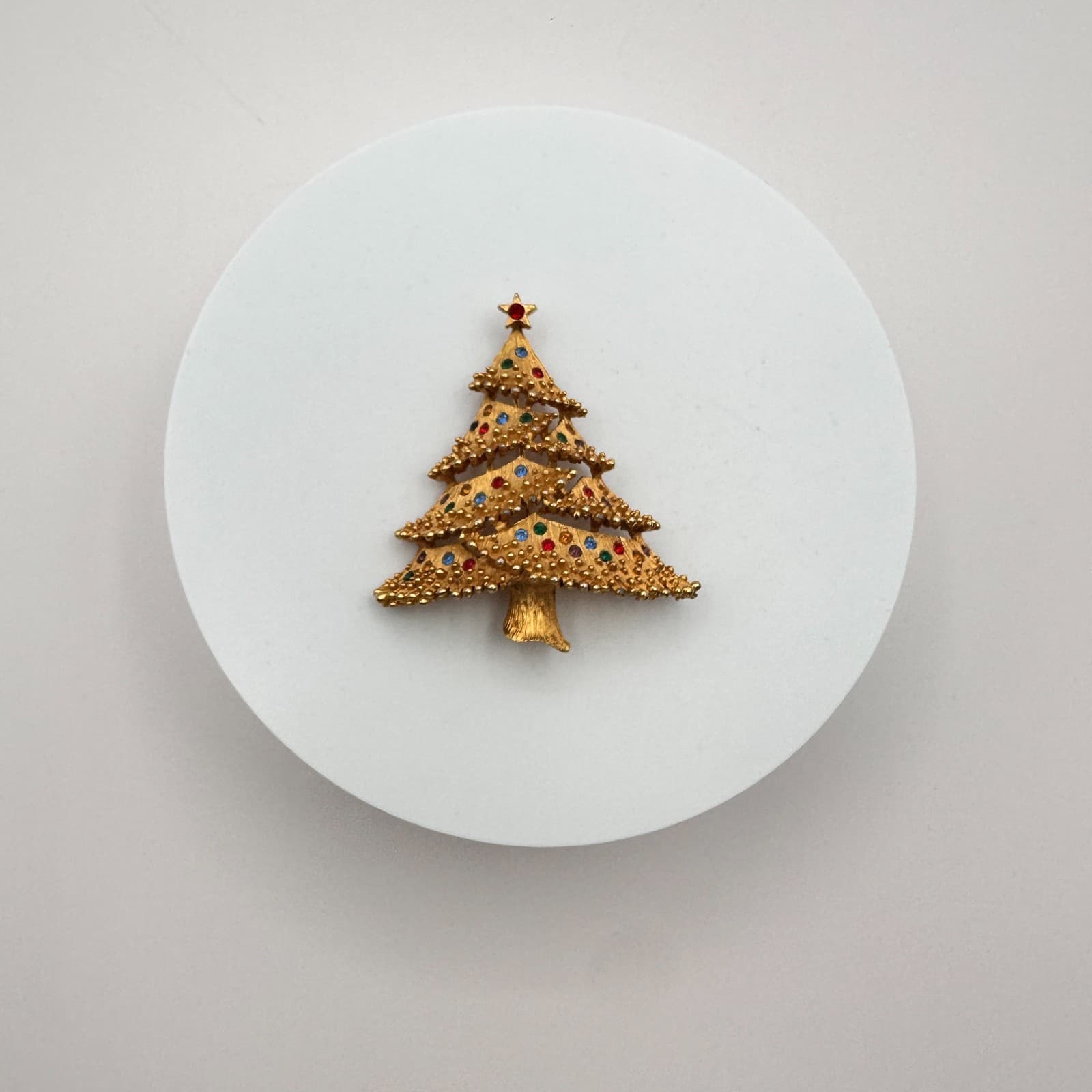 Vintage 90s Christmas Tree Rhinestone Brooch Pin Gold Tone Fashion Jewelry - Thumbnail 2