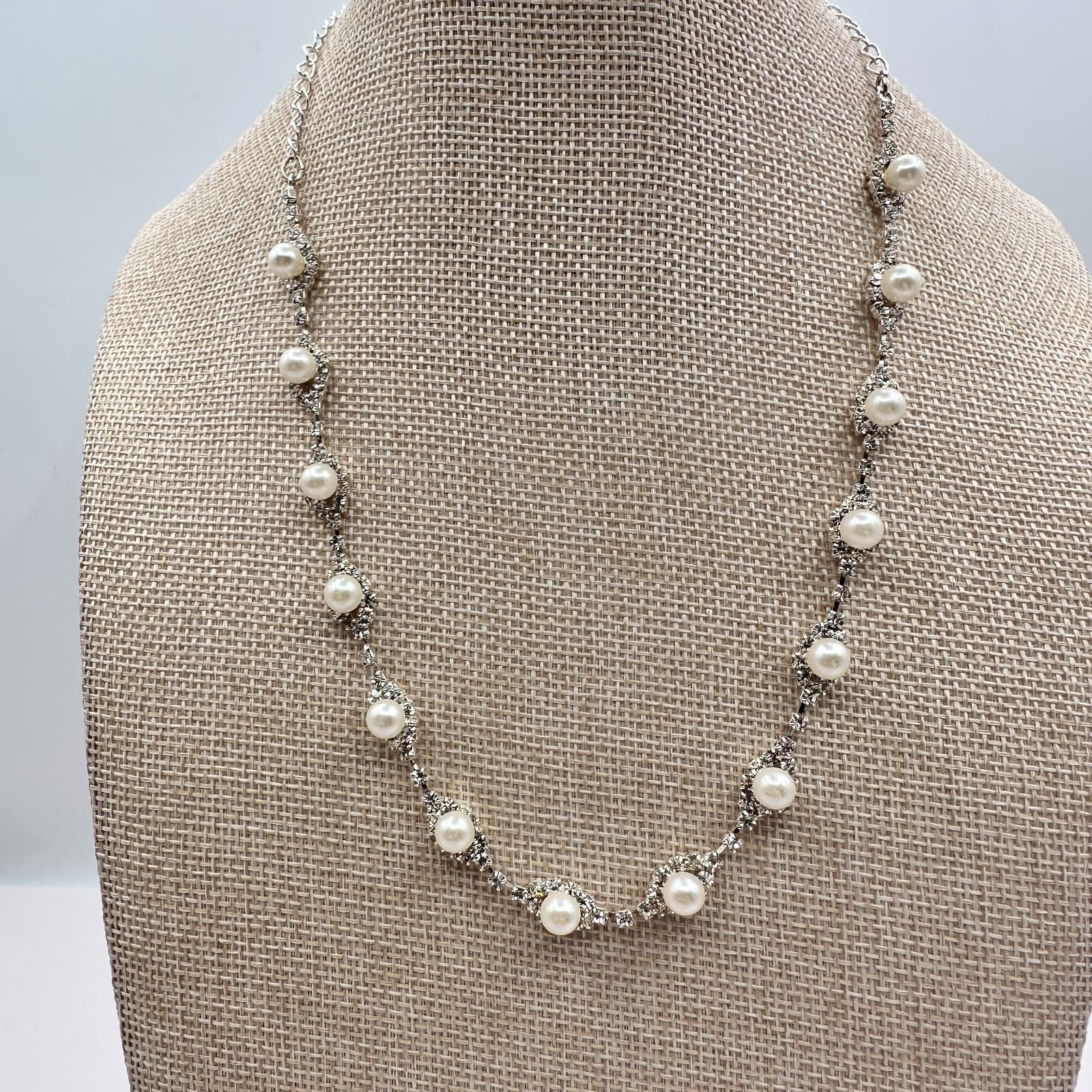 Vintage Y2K Silver Tone Faux Pearl Rhinestone Necklace Statement Women's Jewelry - Thumbnail 6