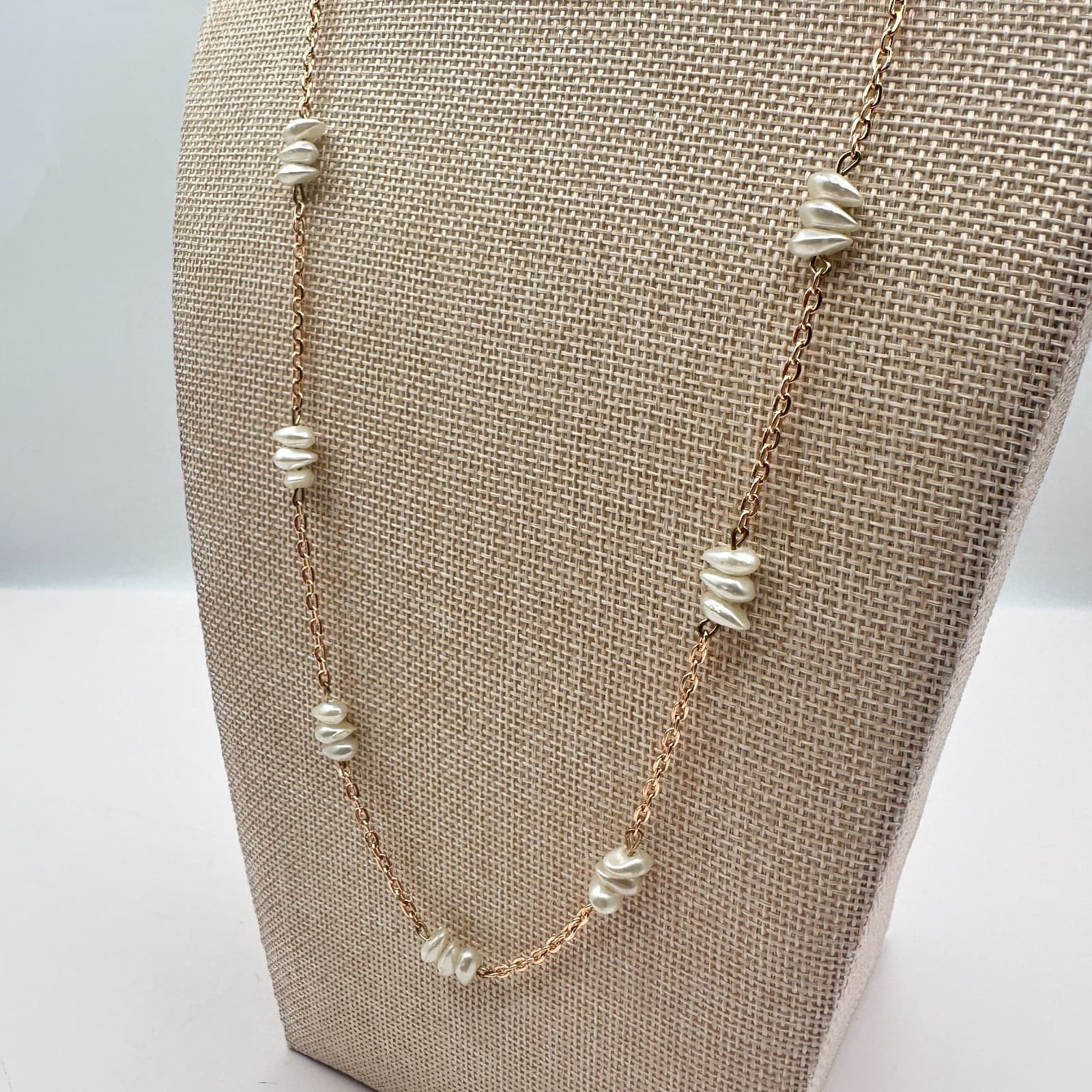 Vintage 80s Gold Tone Beaded Station Necklace Pearl Ribbed Barrel Retro Jewelry - Thumbnail 6
