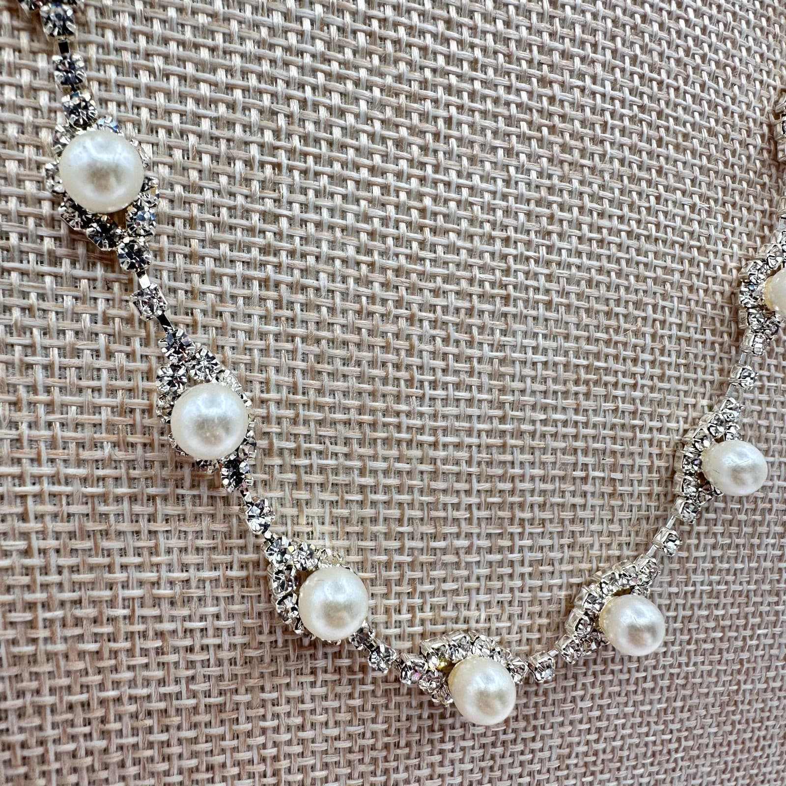 Vintage Y2K Silver Tone Faux Pearl Rhinestone Necklace Statement Women's Jewelry - Thumbnail 3