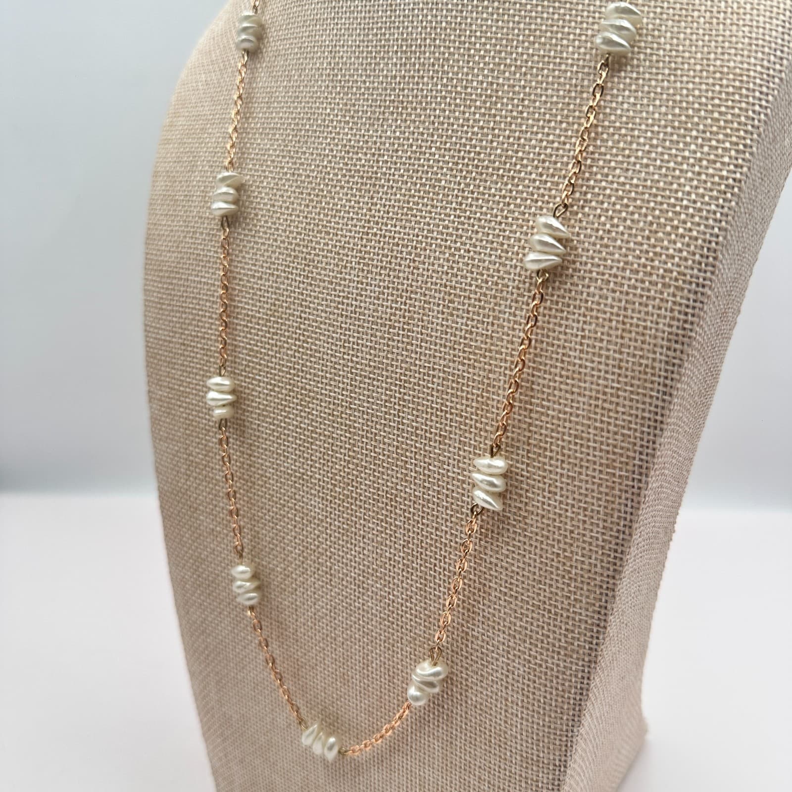 Vintage 80s Gold Tone Beaded Station Necklace Pearl Ribbed Barrel Retro Jewelry - Thumbnail 7