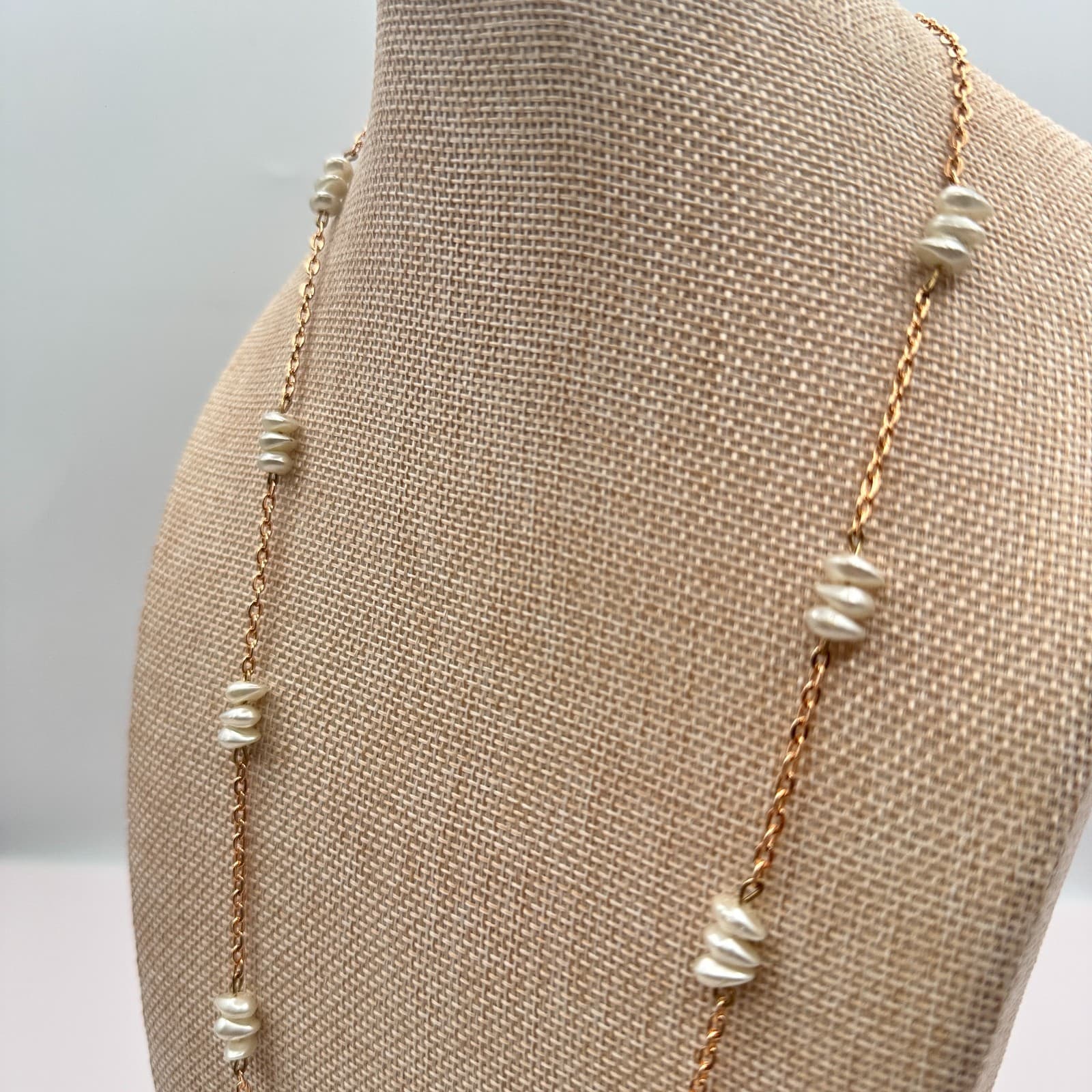 Vintage 80s Gold Tone Beaded Station Necklace Pearl Ribbed Barrel Retro Jewelry - Thumbnail 8