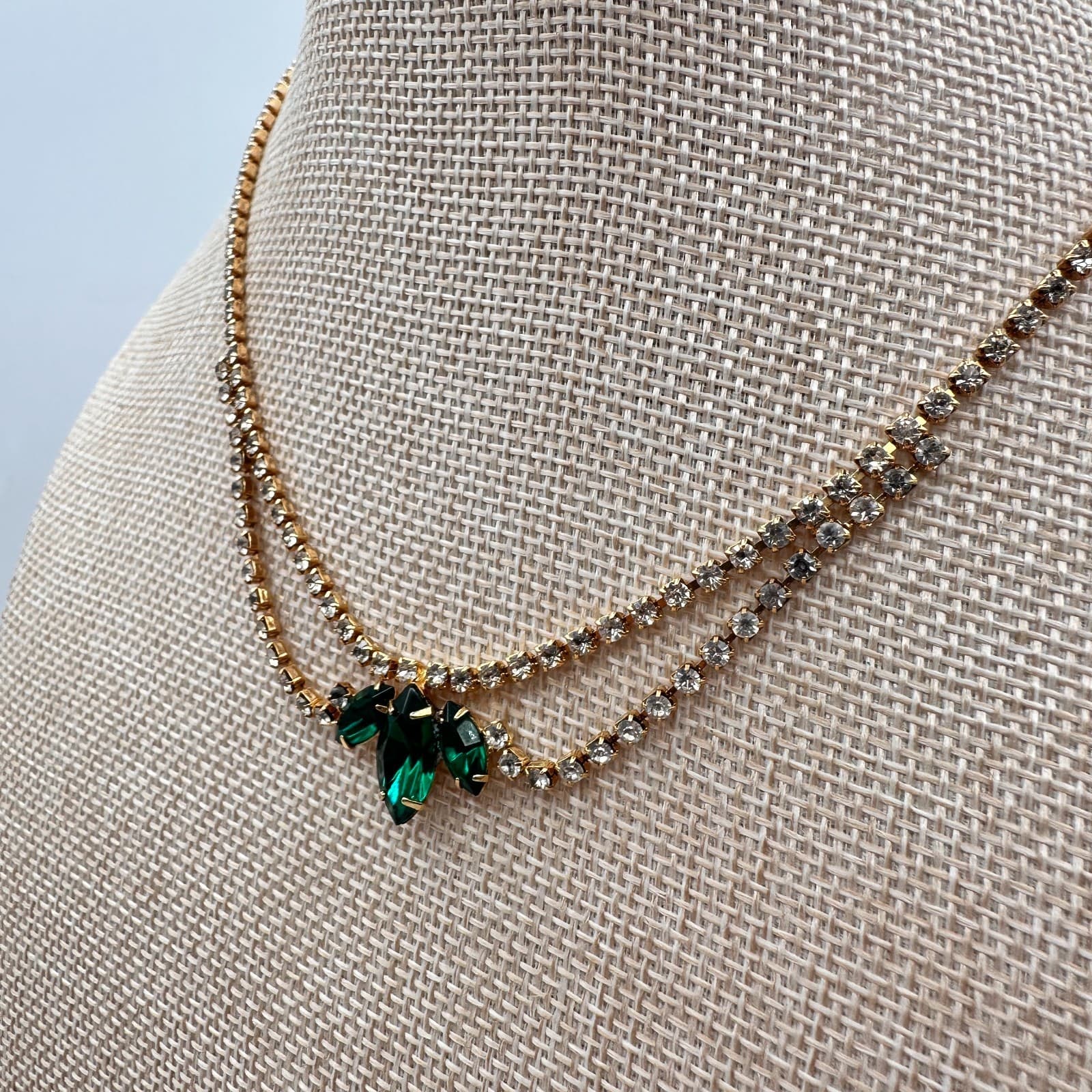 Vintage 90s Gold Tone Double Strand Clear Glass Emerald Green Marquise Necklace - Thumbnail 7