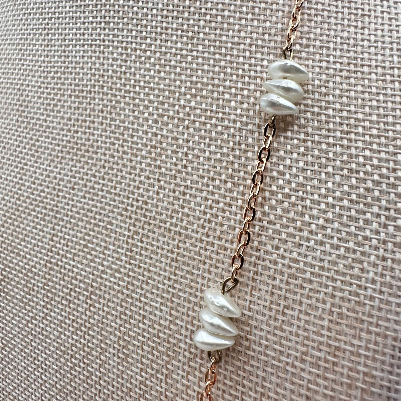 Vintage 80s Gold Tone Beaded Station Necklace Pearl Ribbed Barrel Retro Jewelry - Thumbnail 9
