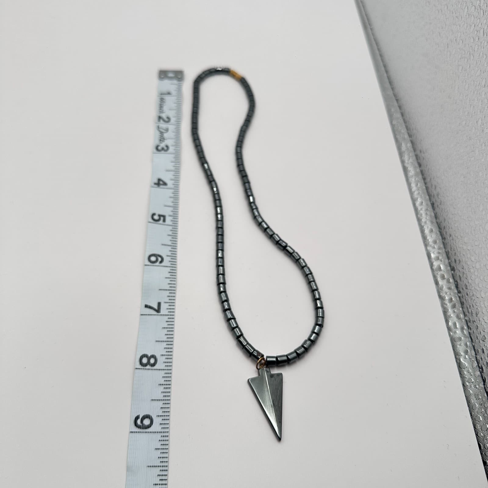 Vintage 90s Grey Hematite Beaded Arrowhead Pendant Necklace Women's Jewelry - Thumbnail 9
