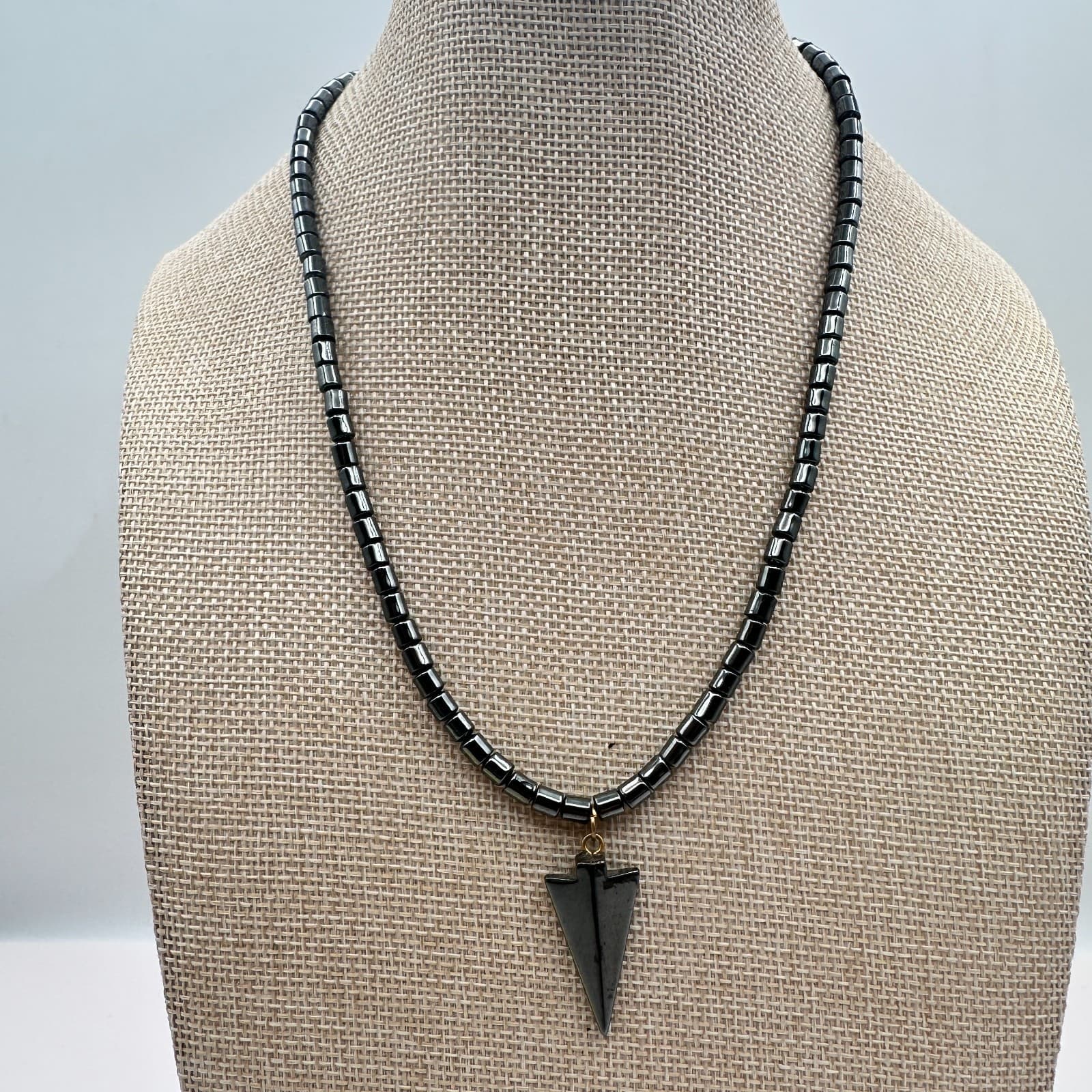 Vintage 90s Grey Hematite Beaded Arrowhead Pendant Necklace Women's Jewelry - Thumbnail 7