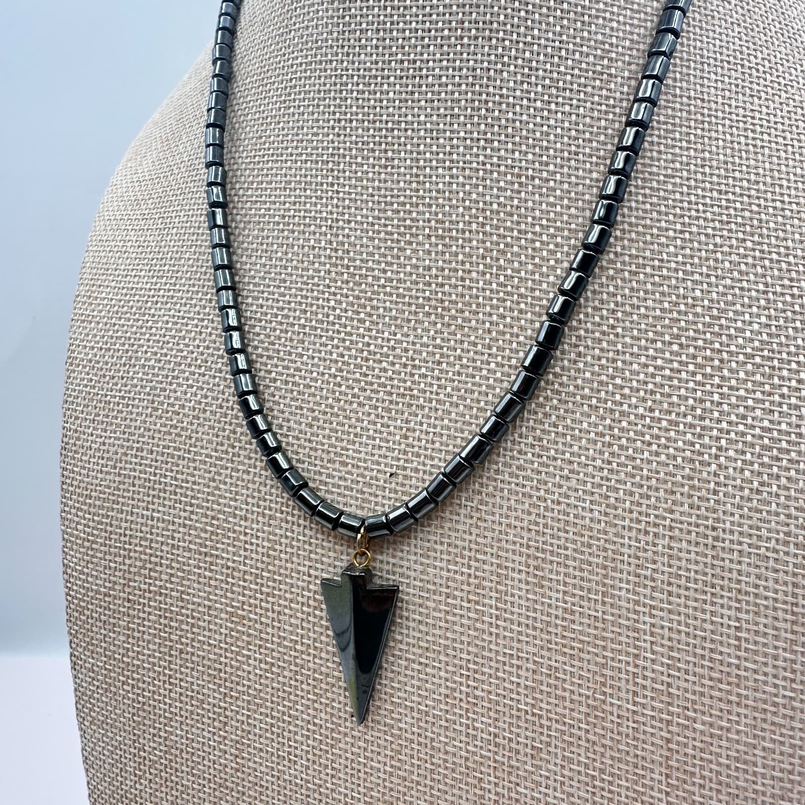 Vintage 90s Grey Hematite Beaded Arrowhead Pendant Necklace Women's Jewelry - Thumbnail 6