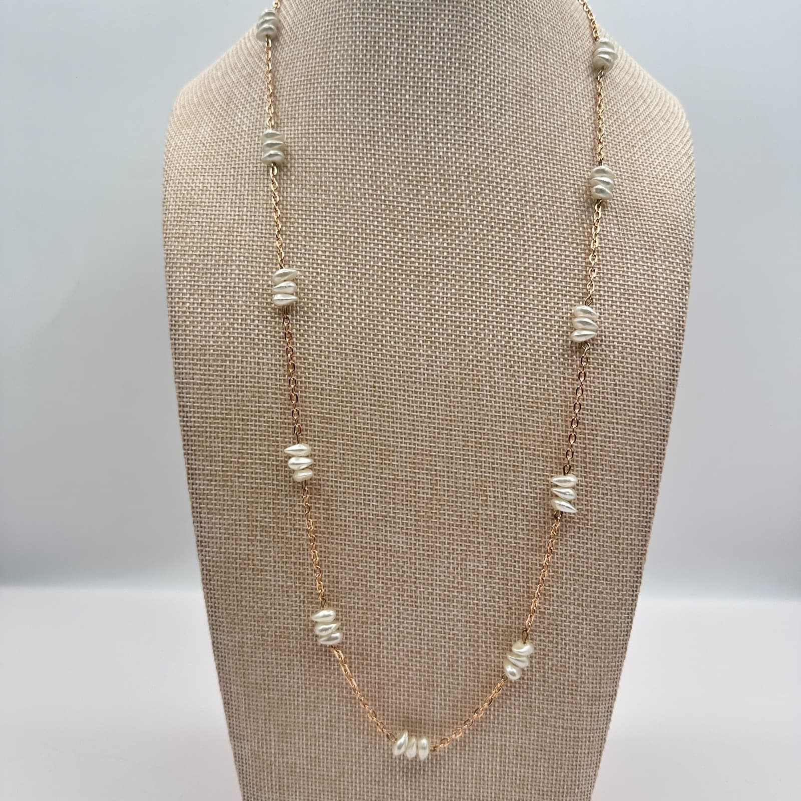 Vintage 80s Gold Tone Beaded Station Necklace Pearl Ribbed Barrel Retro Jewelry - Thumbnail 2