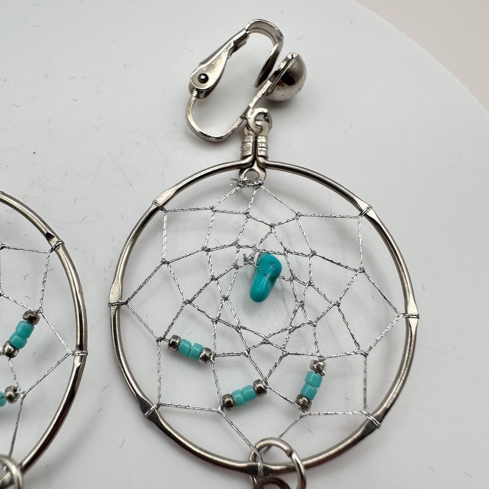 Vintage 90s Dream Catcher Teal Bead Feather Clip On Earrings Silver Tone Jewelry - Thumbnail 4