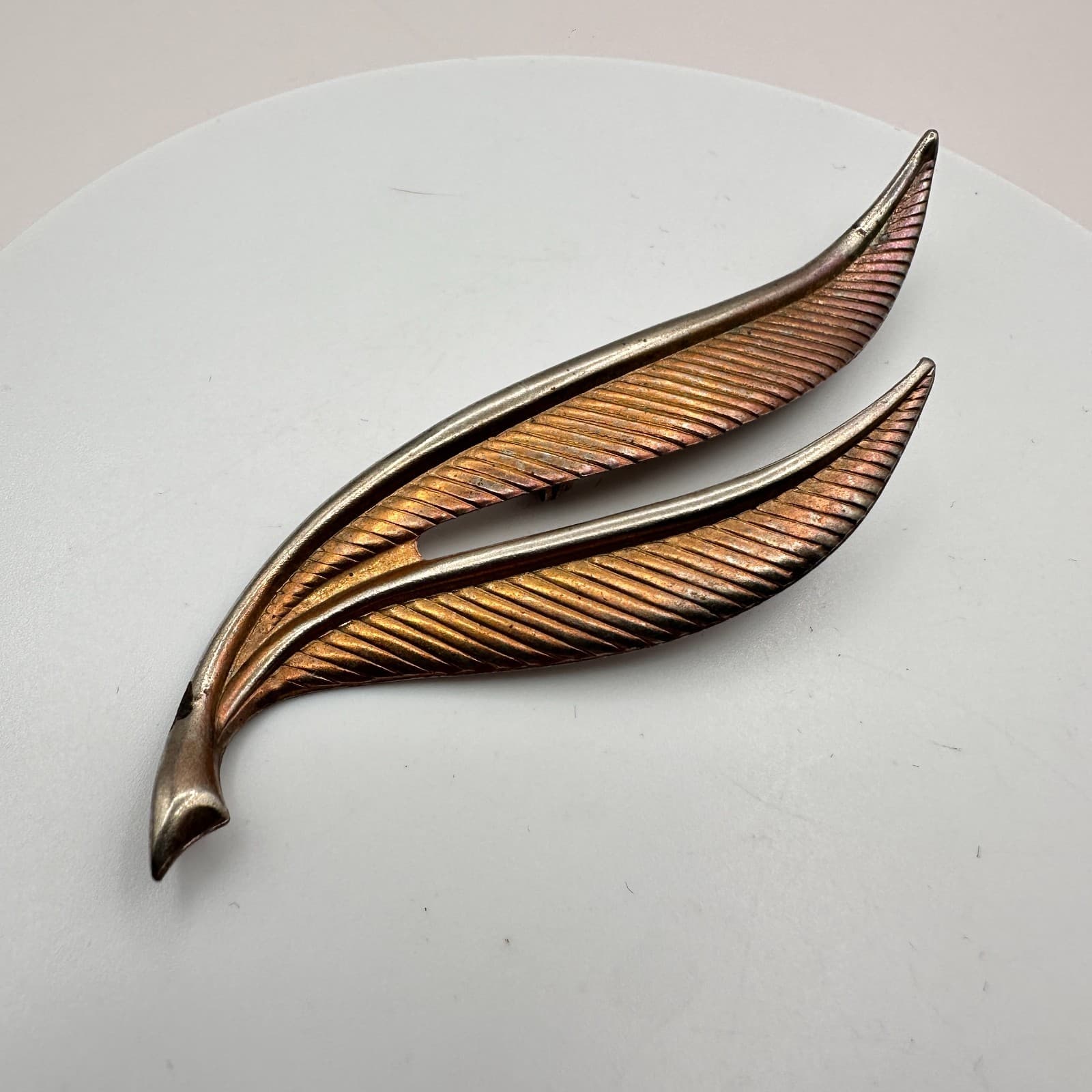 Vintage 60s Gold Tone Brushed Double Leaf Brooch Pin Women's Classic Jewelry - Thumbnail 4