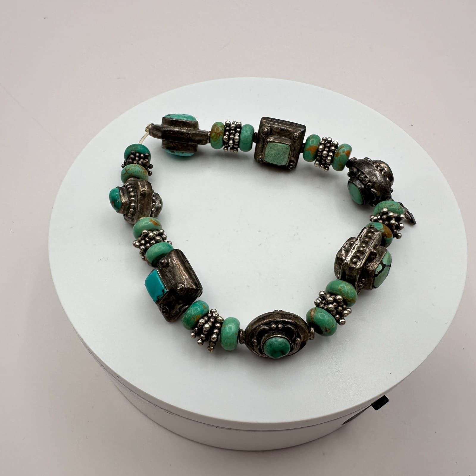 Vintage 90s Y2K Silver Tone Seafoam Green Beaded Bracelet Boho Women's Jewelry - Thumbnail 2