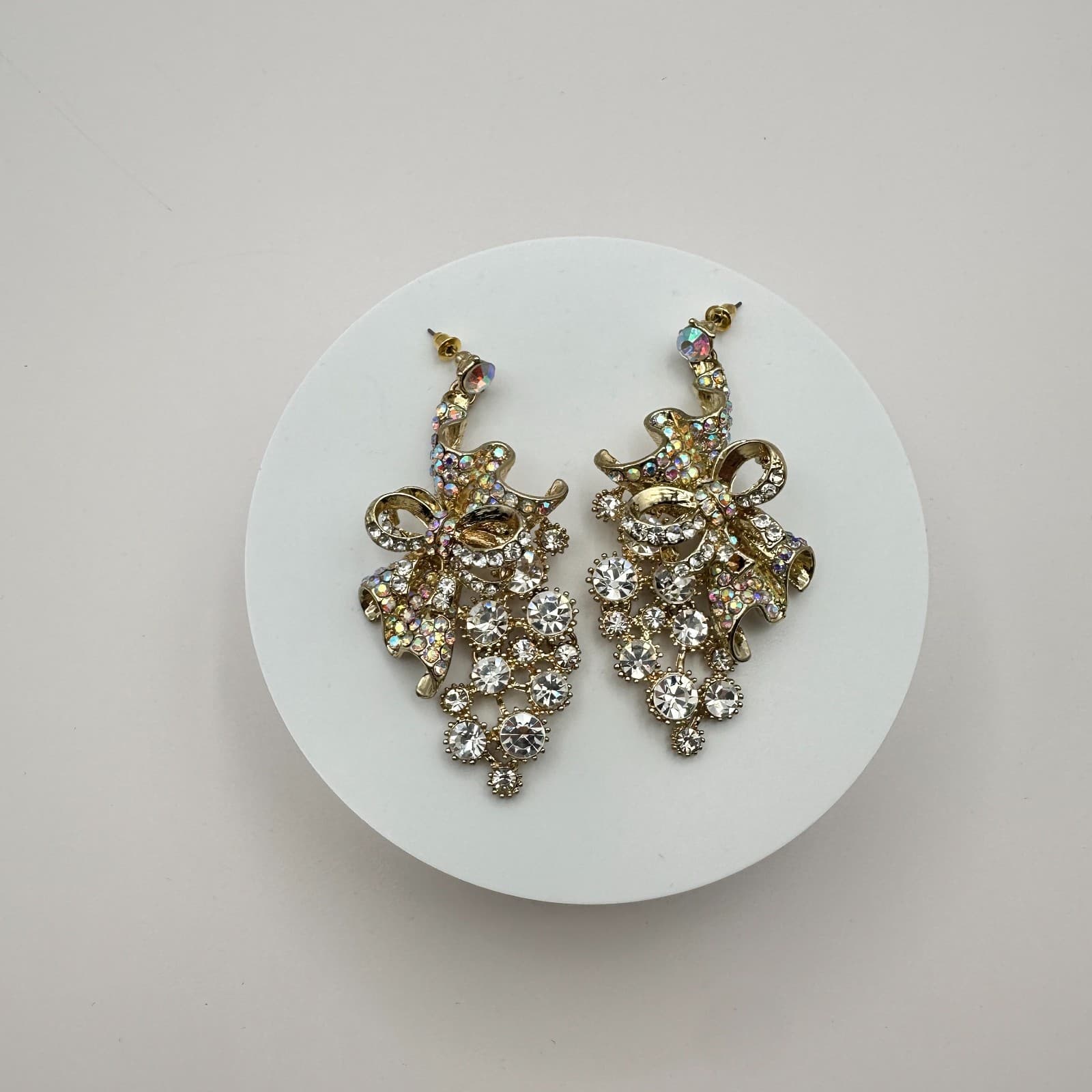 Vintage 90s Gold Tone Clear Rhinestone Bow Dangle Earrings Classic Jewelry