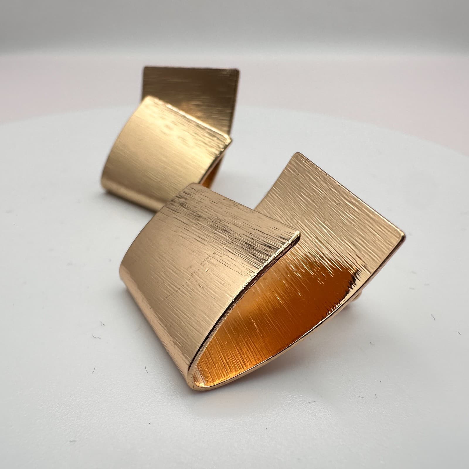 Vintage 80s Gold Tone Brushed Abstract Fold Earrings Women's Classic Jewelry - Thumbnail 3