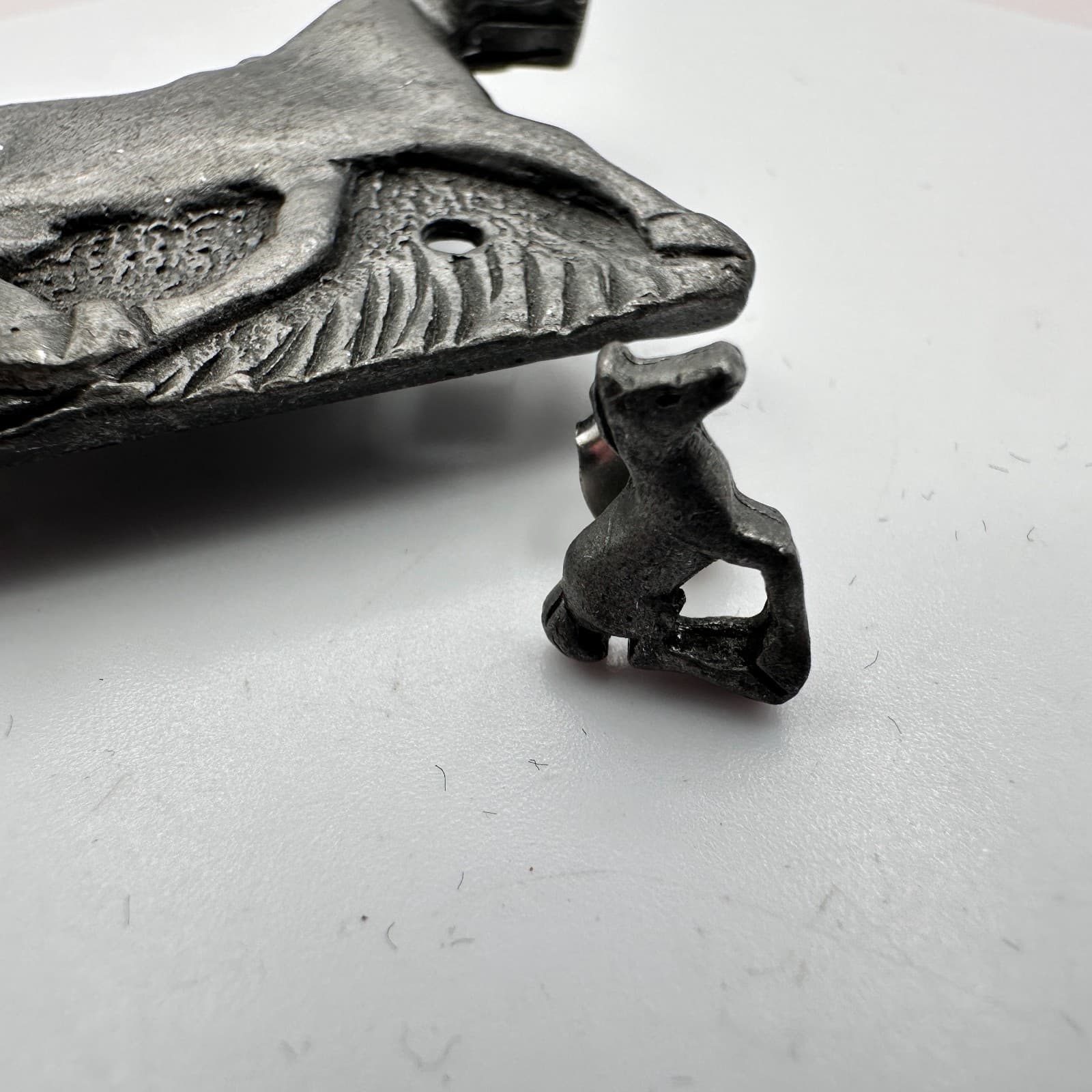 Vintage 90s Pewter Finish Mare Brooch Pin & Stud Earring Set Women's Jewelry - Thumbnail 7