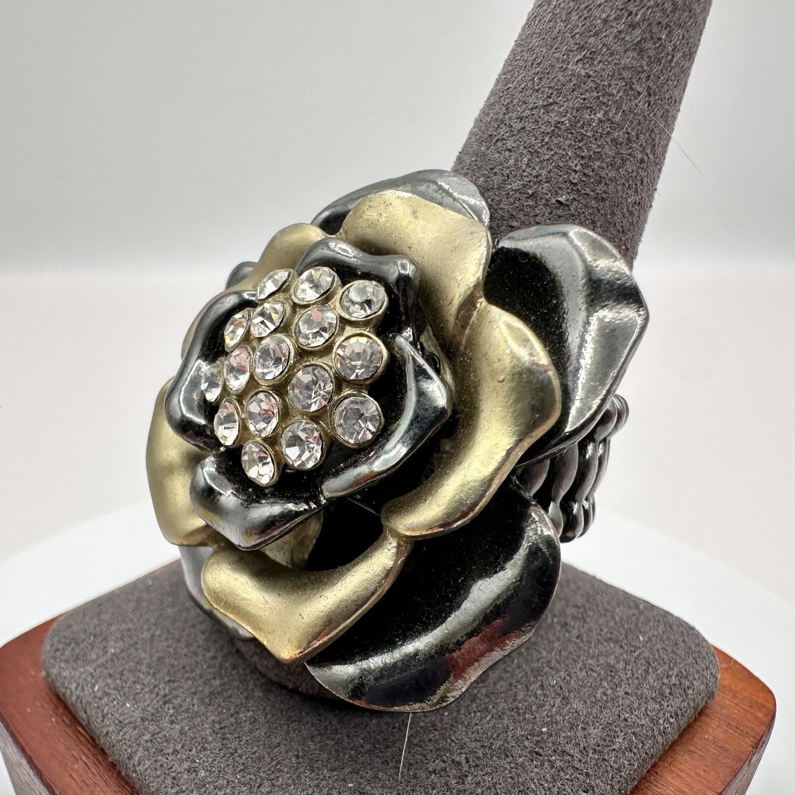 Vintage 90s Rose Statement Ring Clear Glass Accents Stretch Band Fashion Jewelry - Thumbnail 4