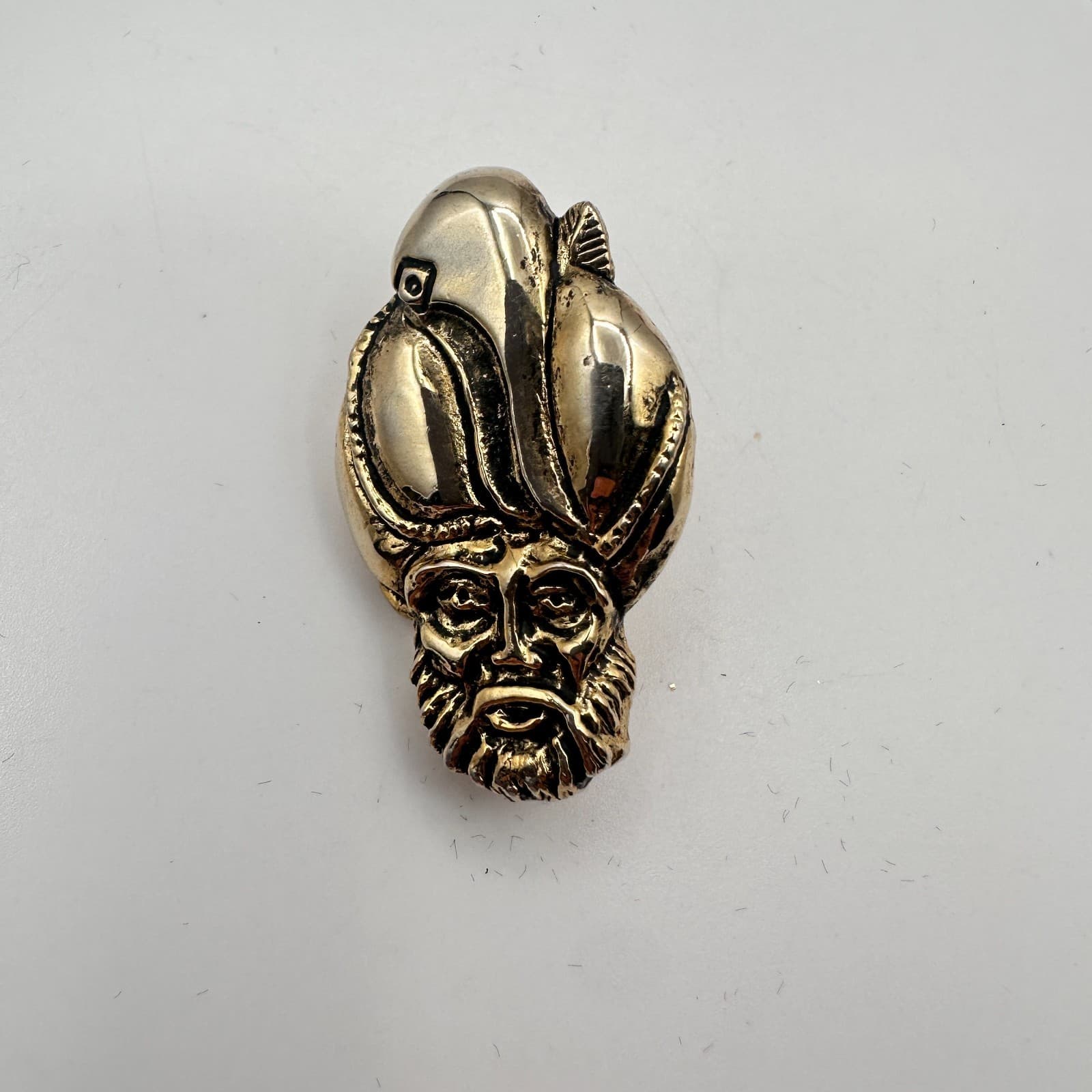 Vintage 80s Gold Tone Man with Turban Face Pin Brooch Middle Eastern Jewelry - Thumbnail 3