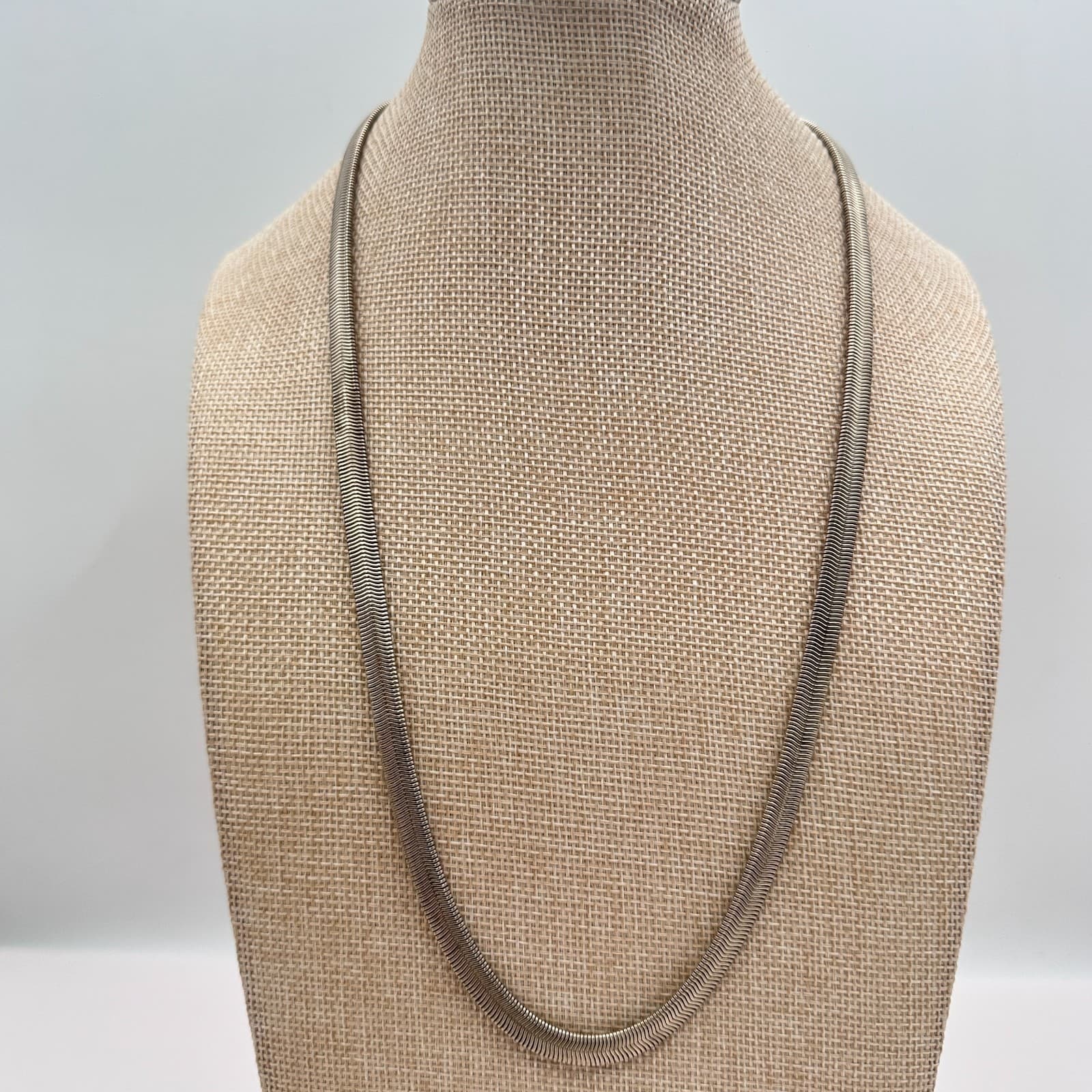 Vintage 90s Silver Tone Flat Milanese Mesh Choker Statement Necklace Jewelry - Thumbnail 7