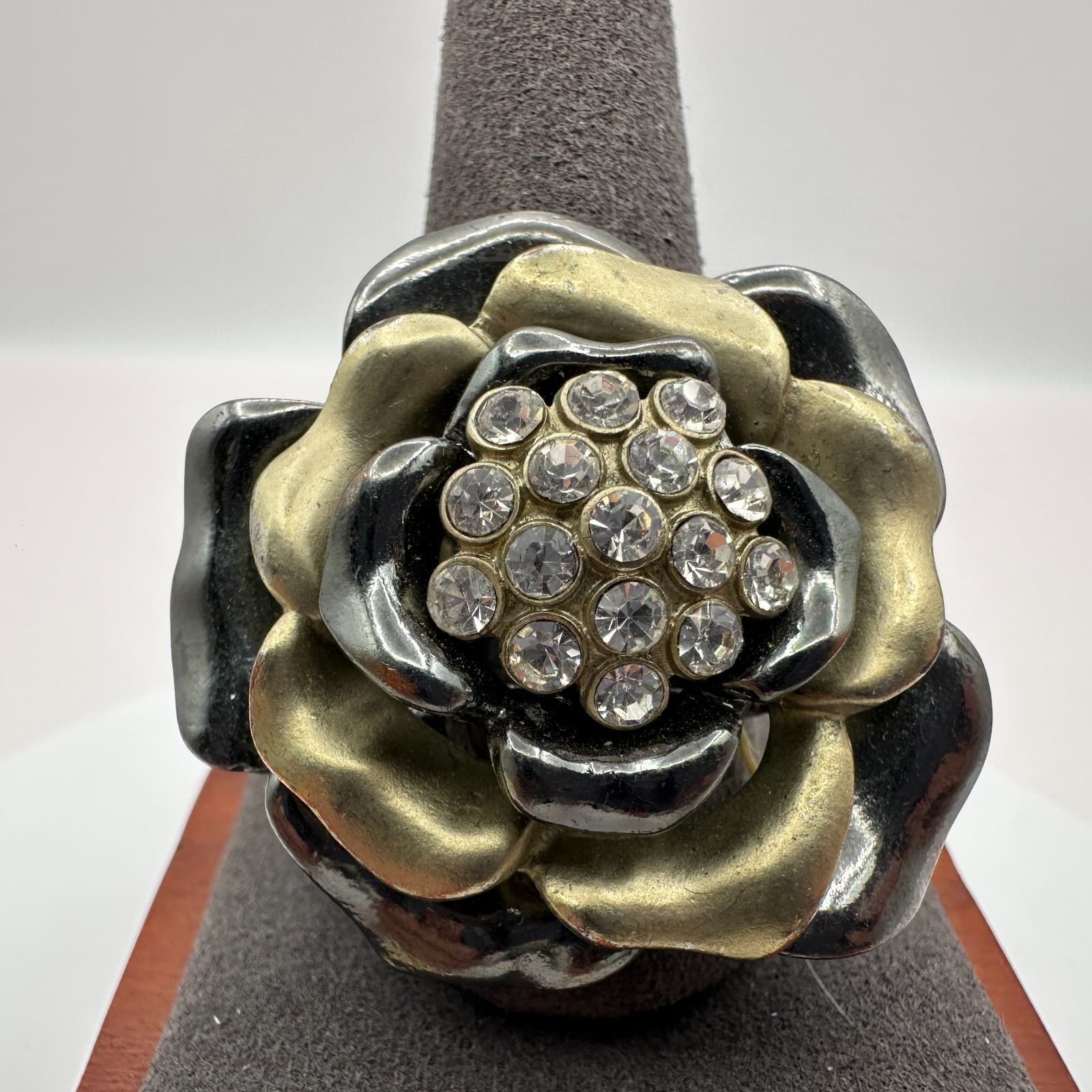 Vintage 90s Rose Statement Ring Clear Glass Accents Stretch Band Fashion Jewelry - Thumbnail 2
