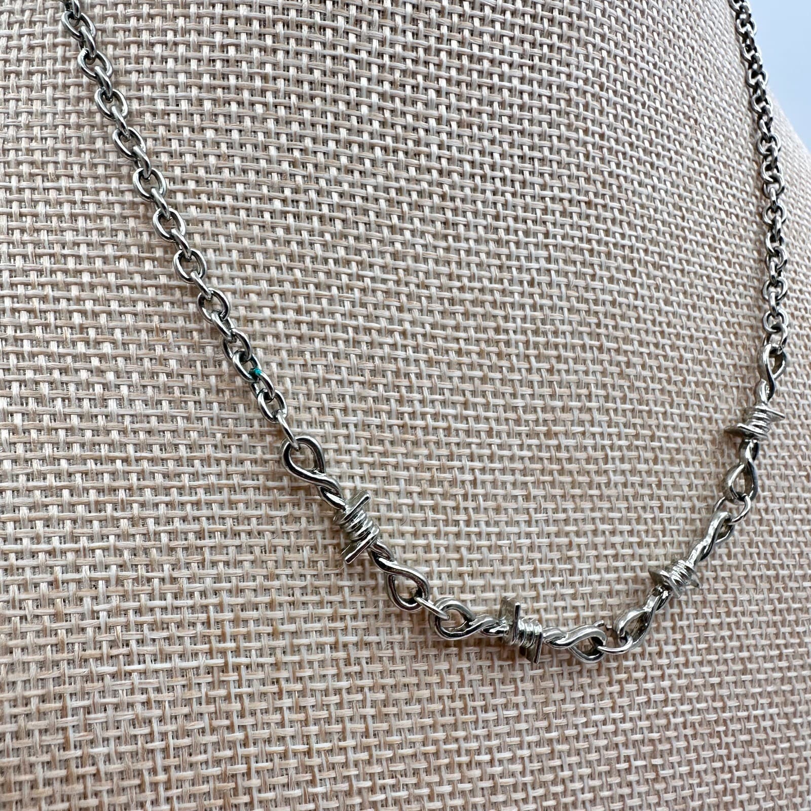 Vintage Y2K Silver Tone Barbed Wire Link Necklace Boho Women's Classic Jewelry - Thumbnail 3