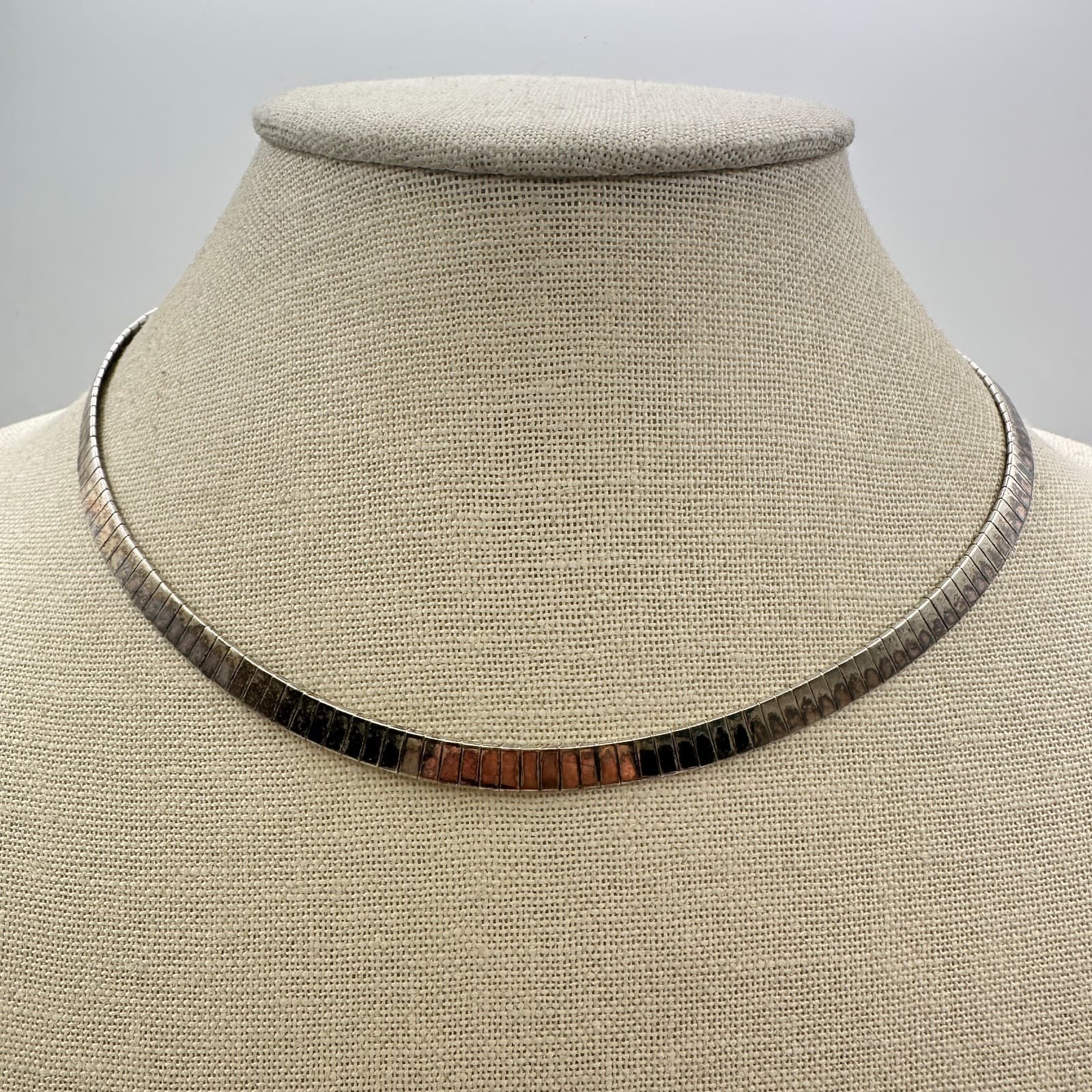 Vintage 90s Silver Tone Omega Chain Necklace Women's Classic Fashion Jewelry - Thumbnail 6