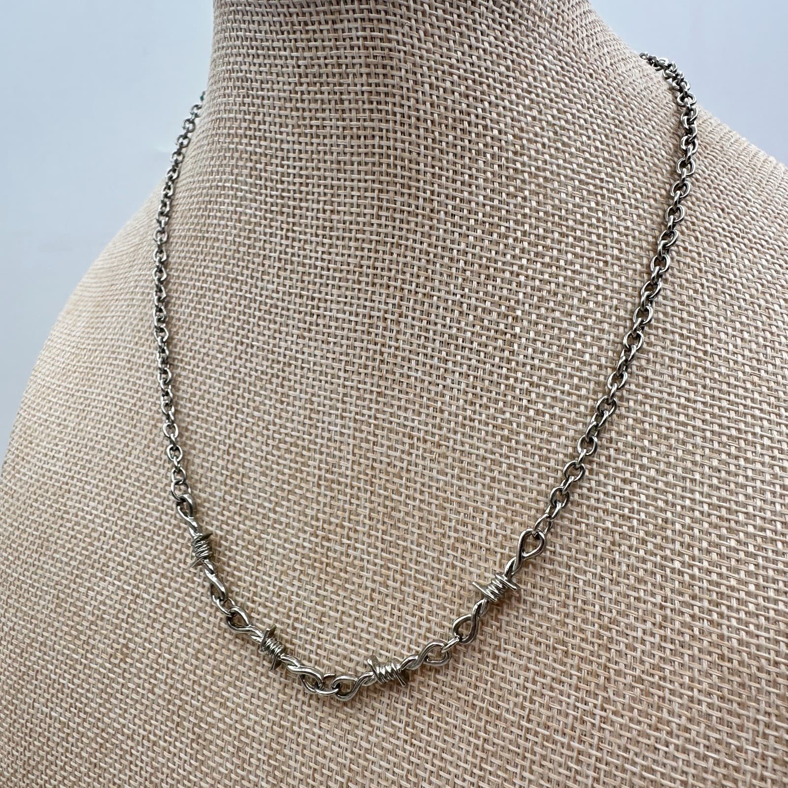 Vintage Y2K Silver Tone Barbed Wire Link Necklace Boho Women's Classic Jewelry - Thumbnail 7
