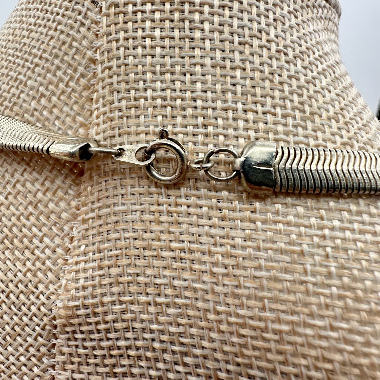 Vintage 90s Silver Tone Flat Milanese Mesh Choker Statement Necklace Jewelry - Thumbnail 8
