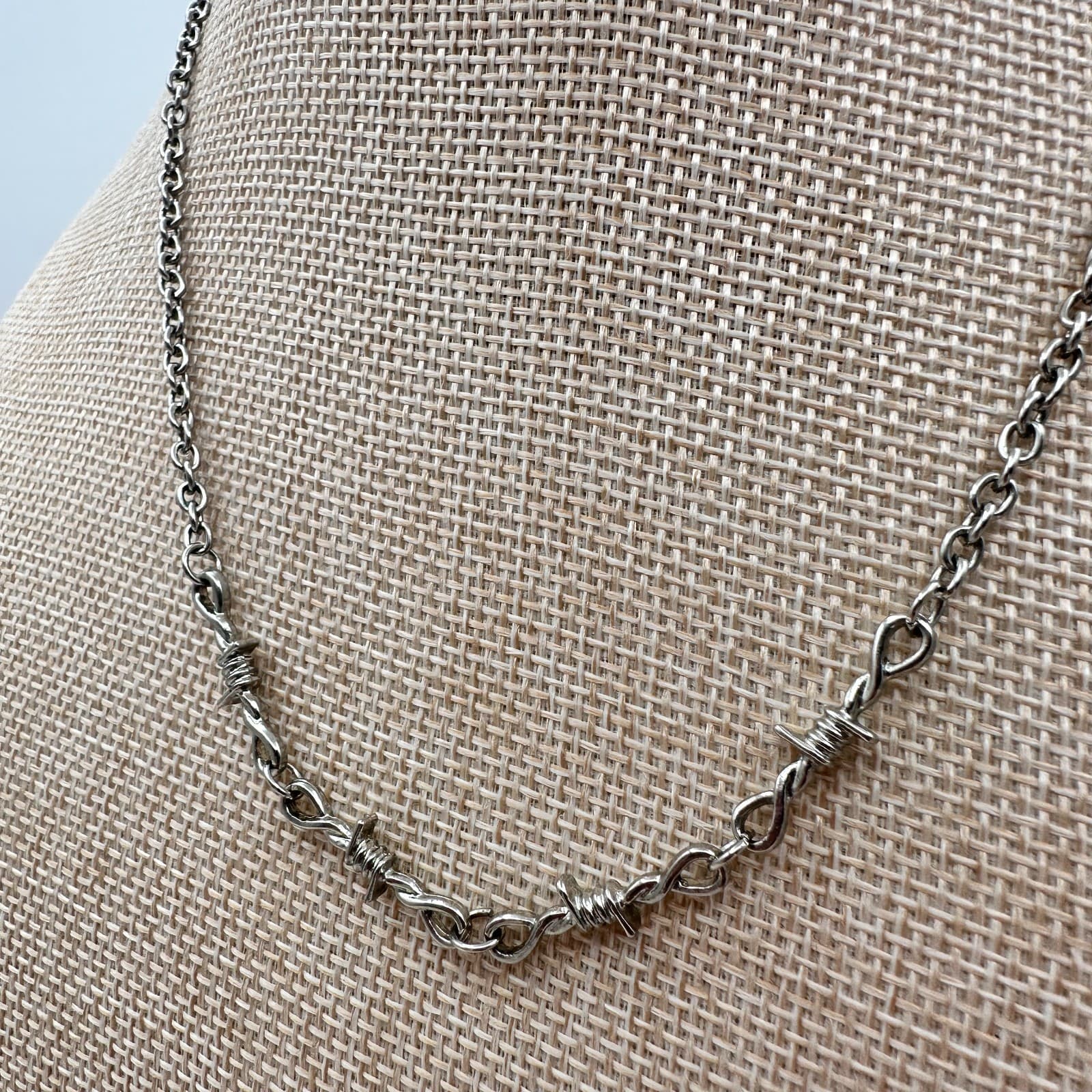 Vintage Y2K Silver Tone Barbed Wire Link Necklace Boho Women's Classic Jewelry - Thumbnail 6