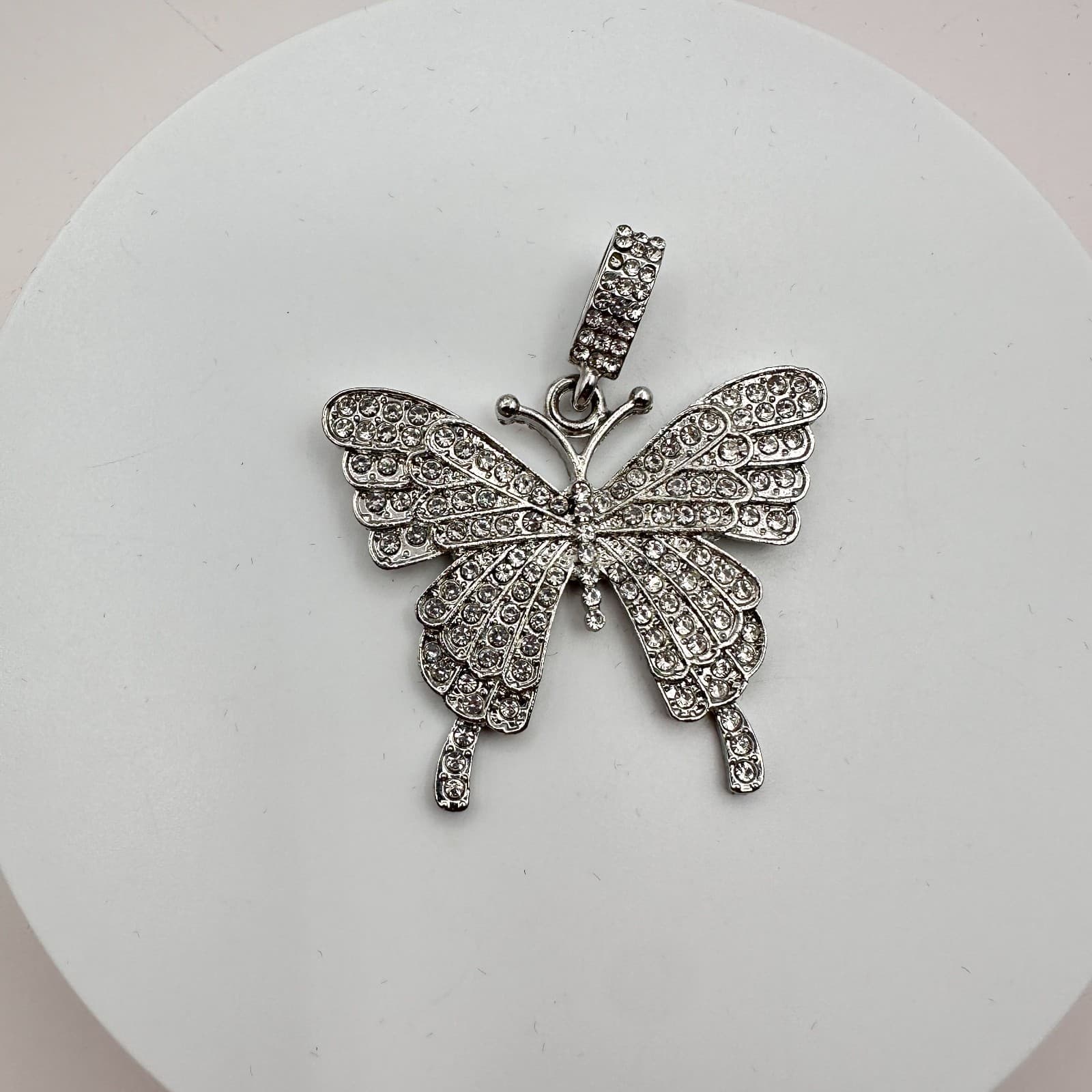 Vintage 90s Silver Tone Clear Glass Butterfly Pendant Classic Fashion Jewelry - Thumbnail 2