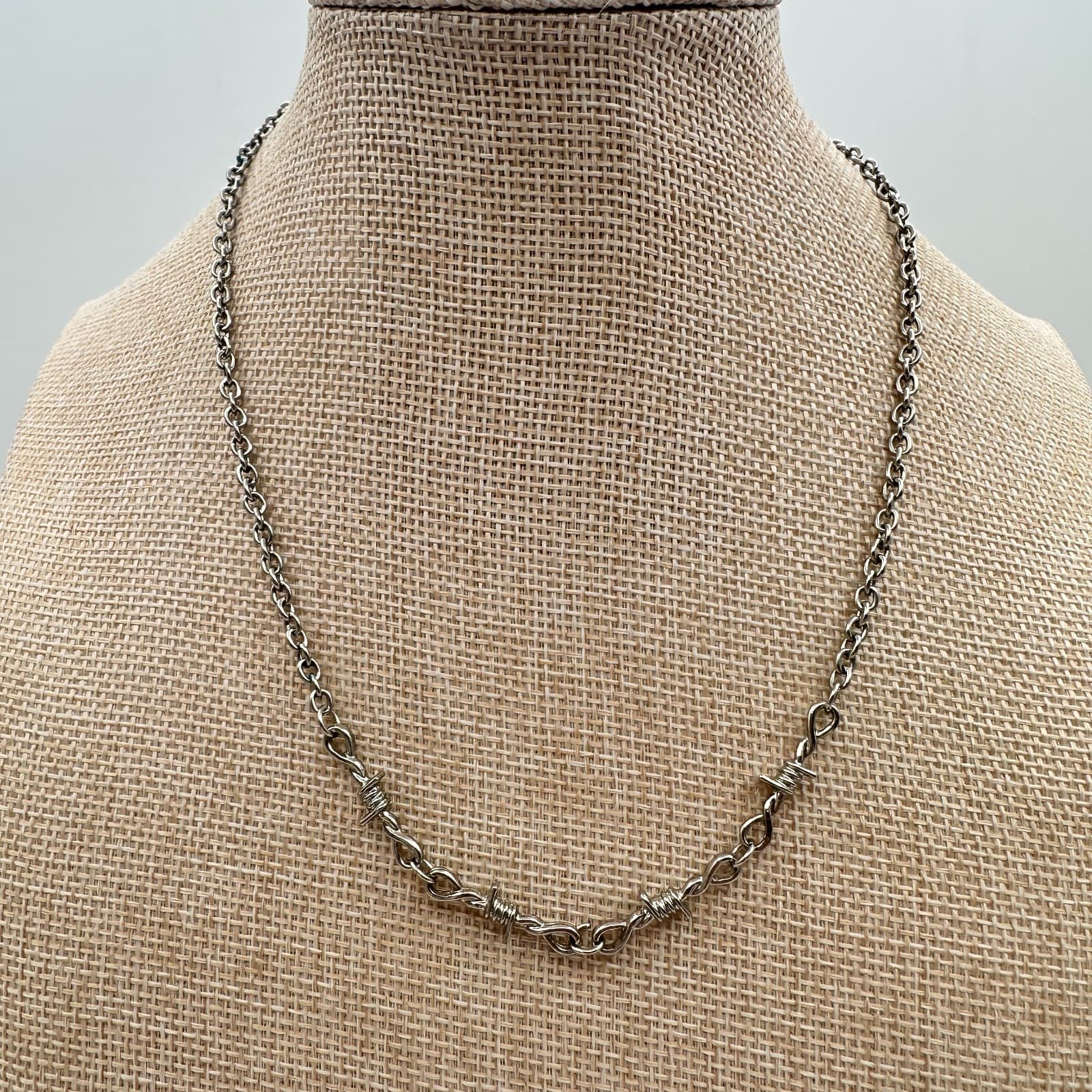 Vintage Y2K Silver Tone Barbed Wire Link Necklace Boho Women's Classic Jewelry - Thumbnail 8