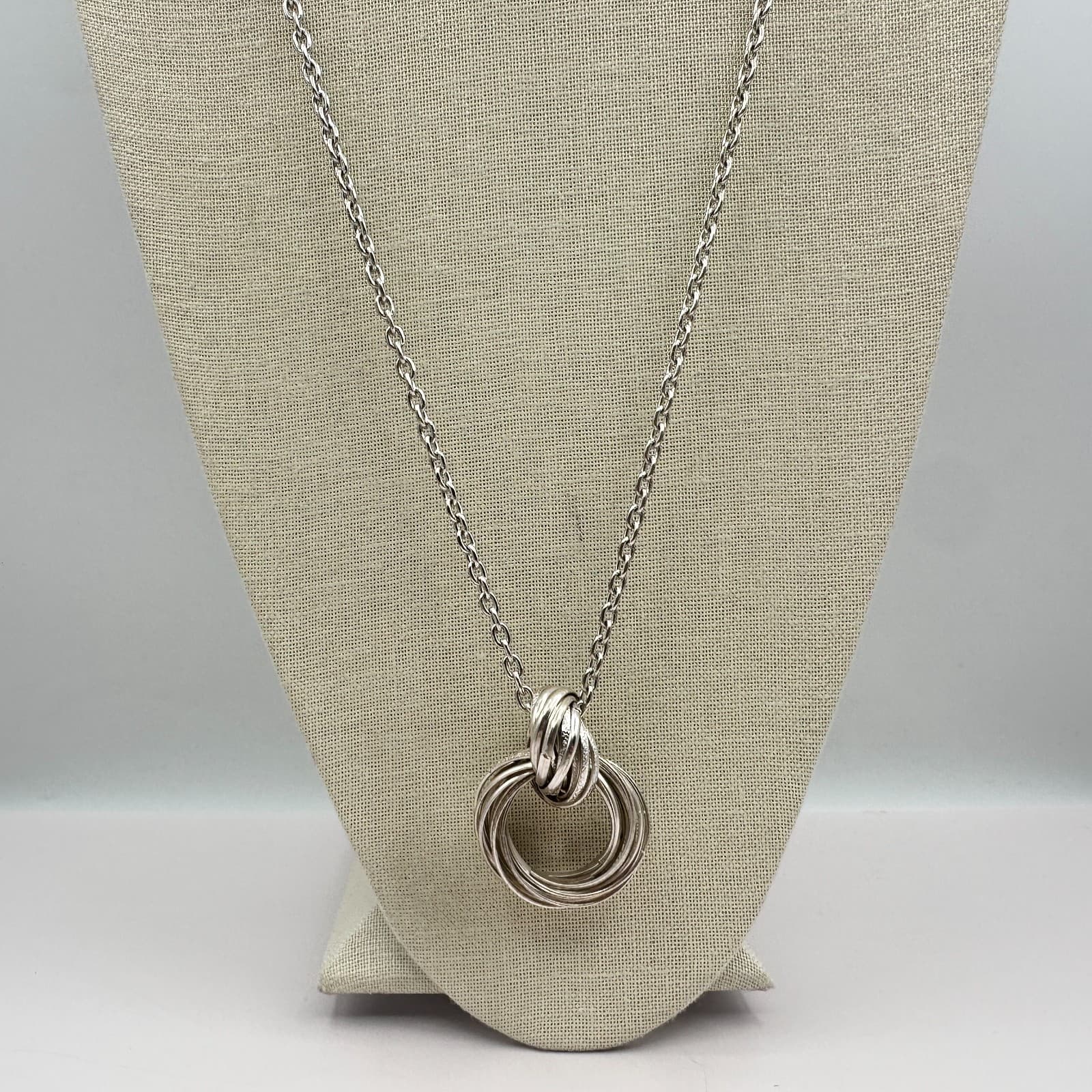 Vintage 80s Silver Tone Multi Ring Interlocking Circles Pendant Necklace Jewelry - Thumbnail 8