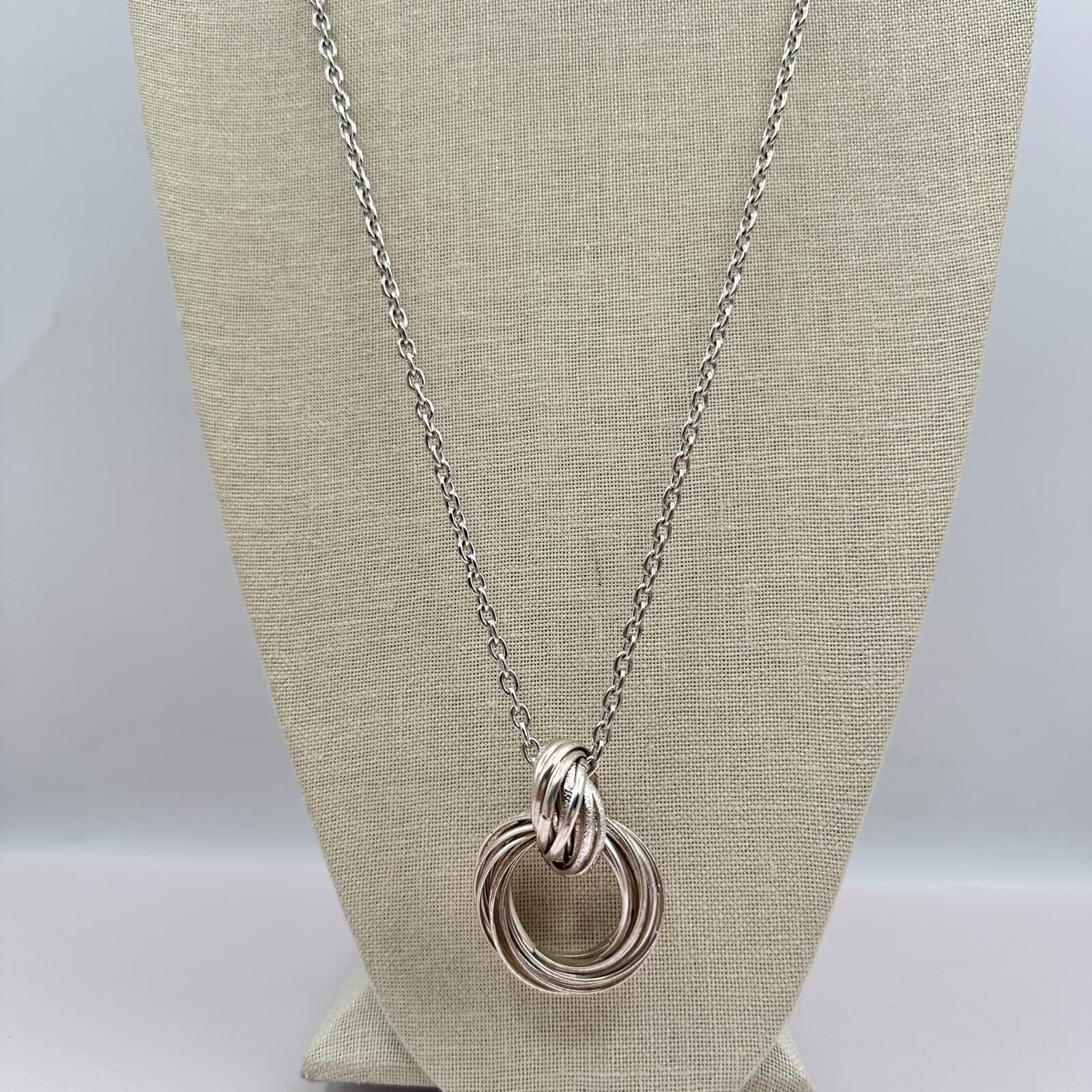Vintage 80s Silver Tone Multi Ring Interlocking Circles Pendant Necklace Jewelry - Thumbnail 3