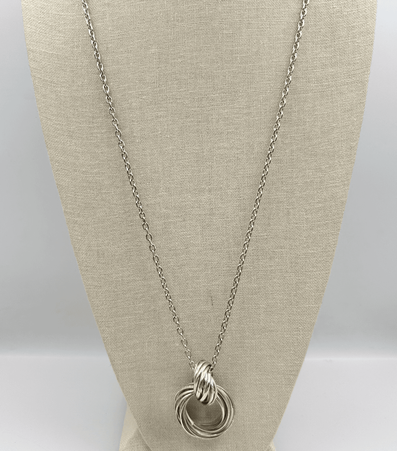 Vintage 80s Silver Tone Multi Ring Interlocking Circles Pendant Necklace Jewelry - Thumbnail 2