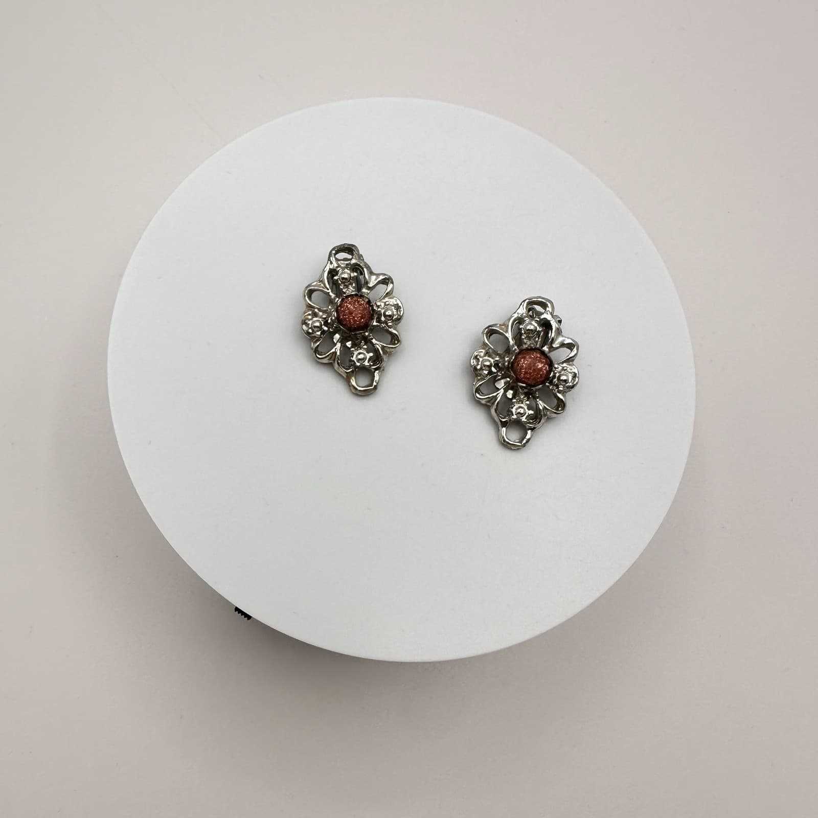 Vintage 90s Silver Tone Sparkling Stone Swirly Filigree Earrings Women's Jewelry - Thumbnail 2