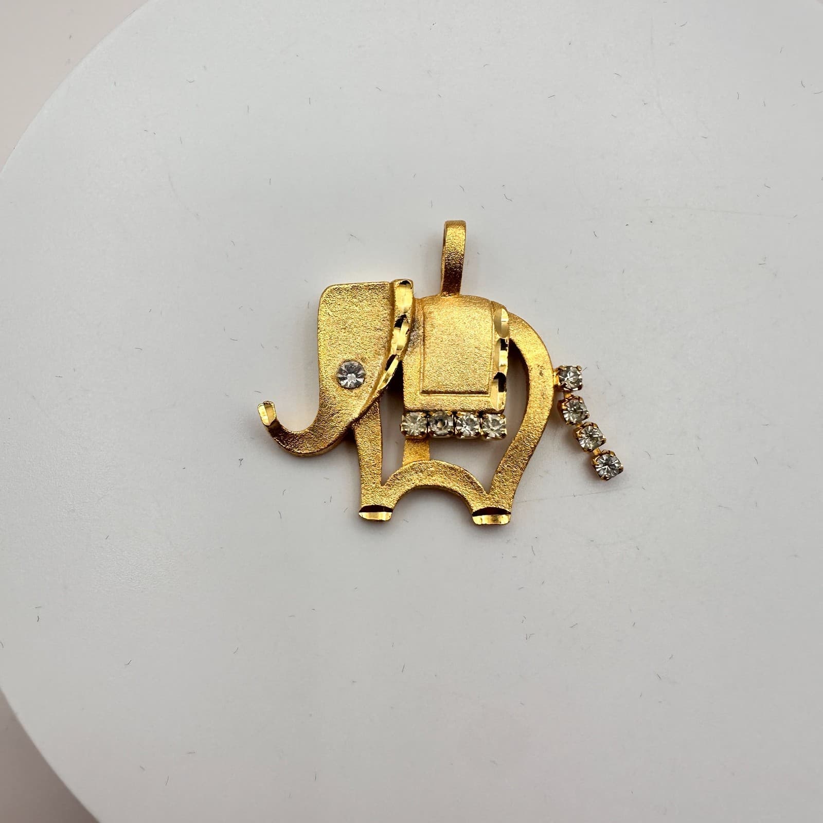 Vintage 90s Gold Tone Rhinestone Elephant Pendant Women's Classic Jewelry - Thumbnail 2