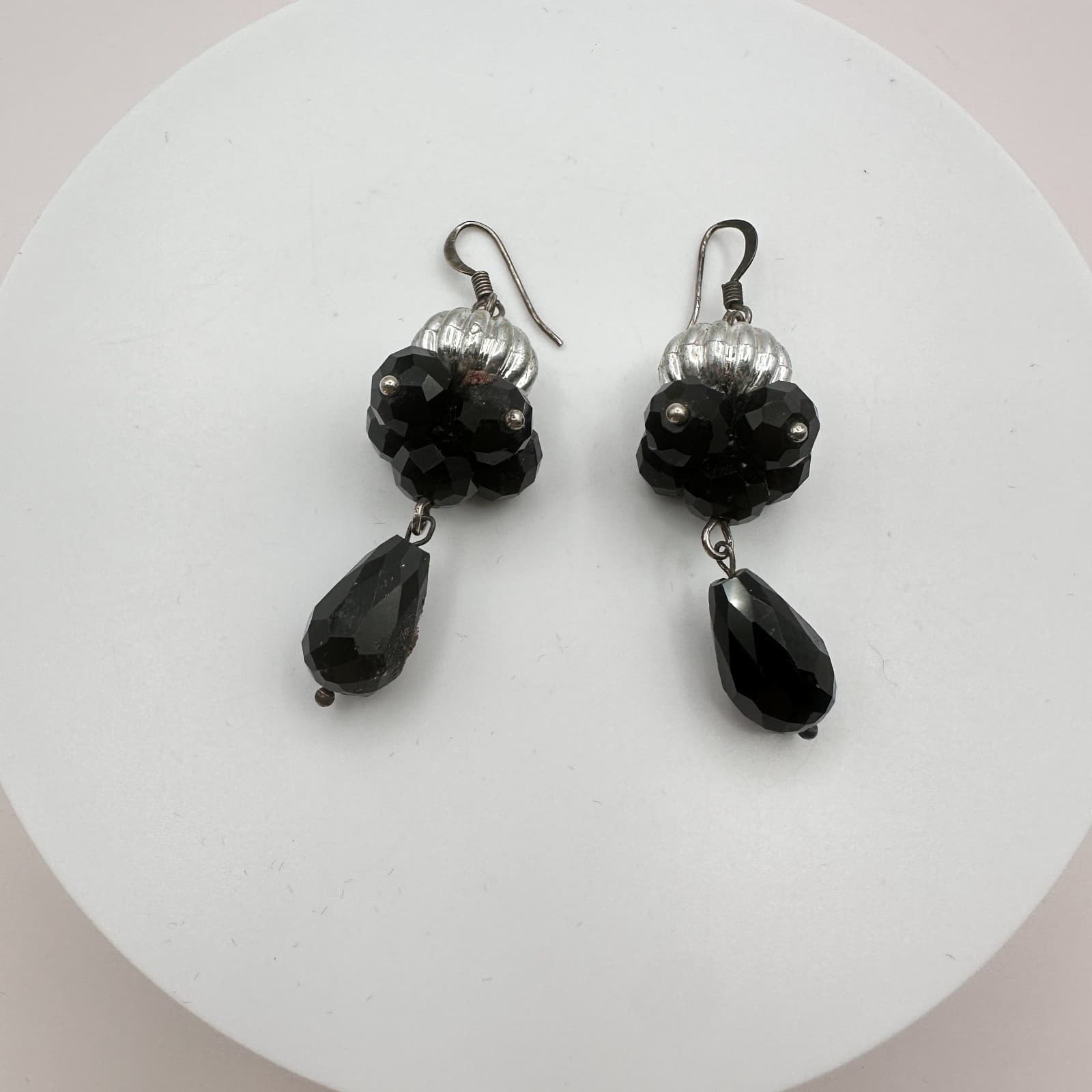 Vintage 90s Silver Tone Faceted Black Glass Bead Dangle Drop Earrings Jewelry - Thumbnail 5