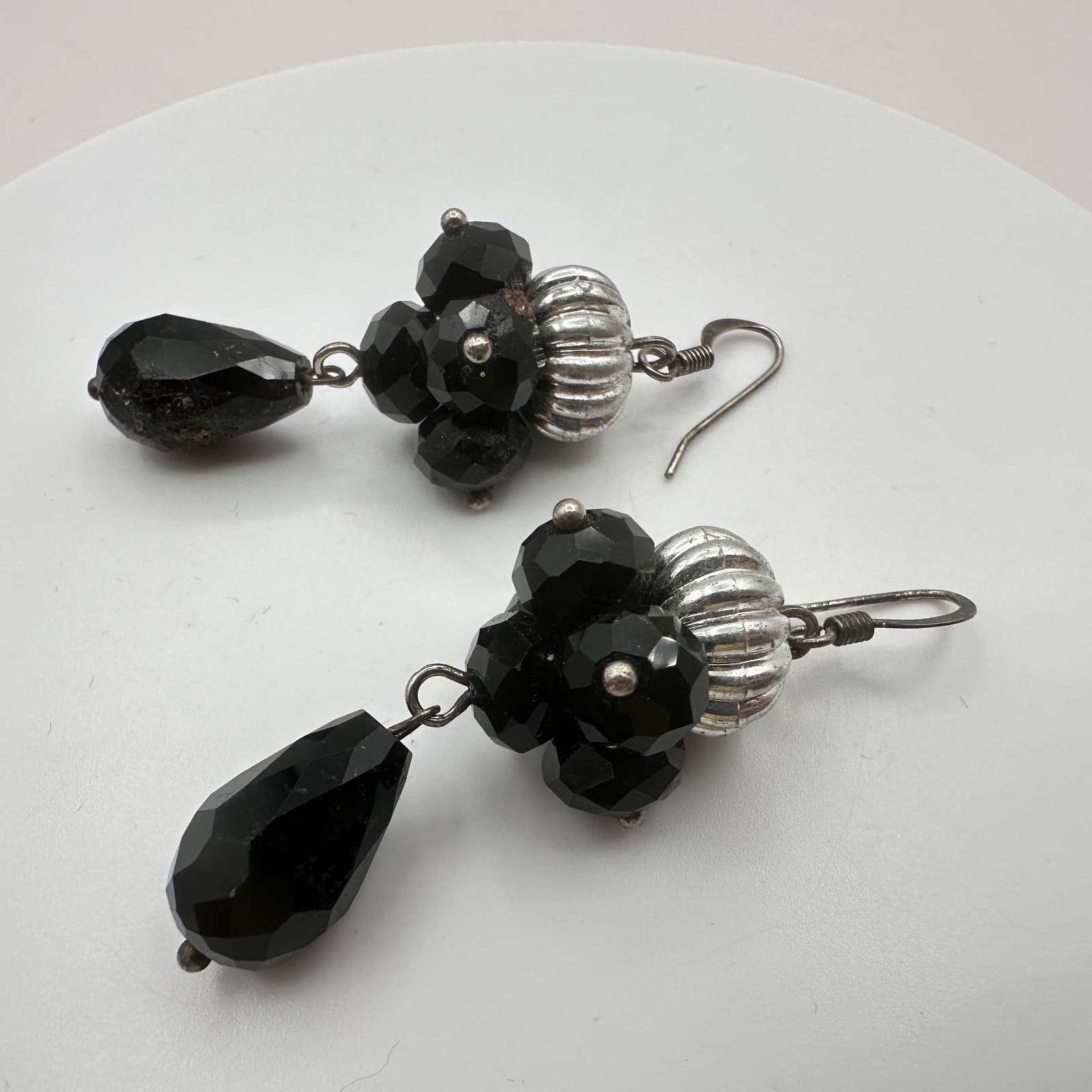 Vintage 90s Silver Tone Faceted Black Glass Bead Dangle Drop Earrings Jewelry - Thumbnail 6