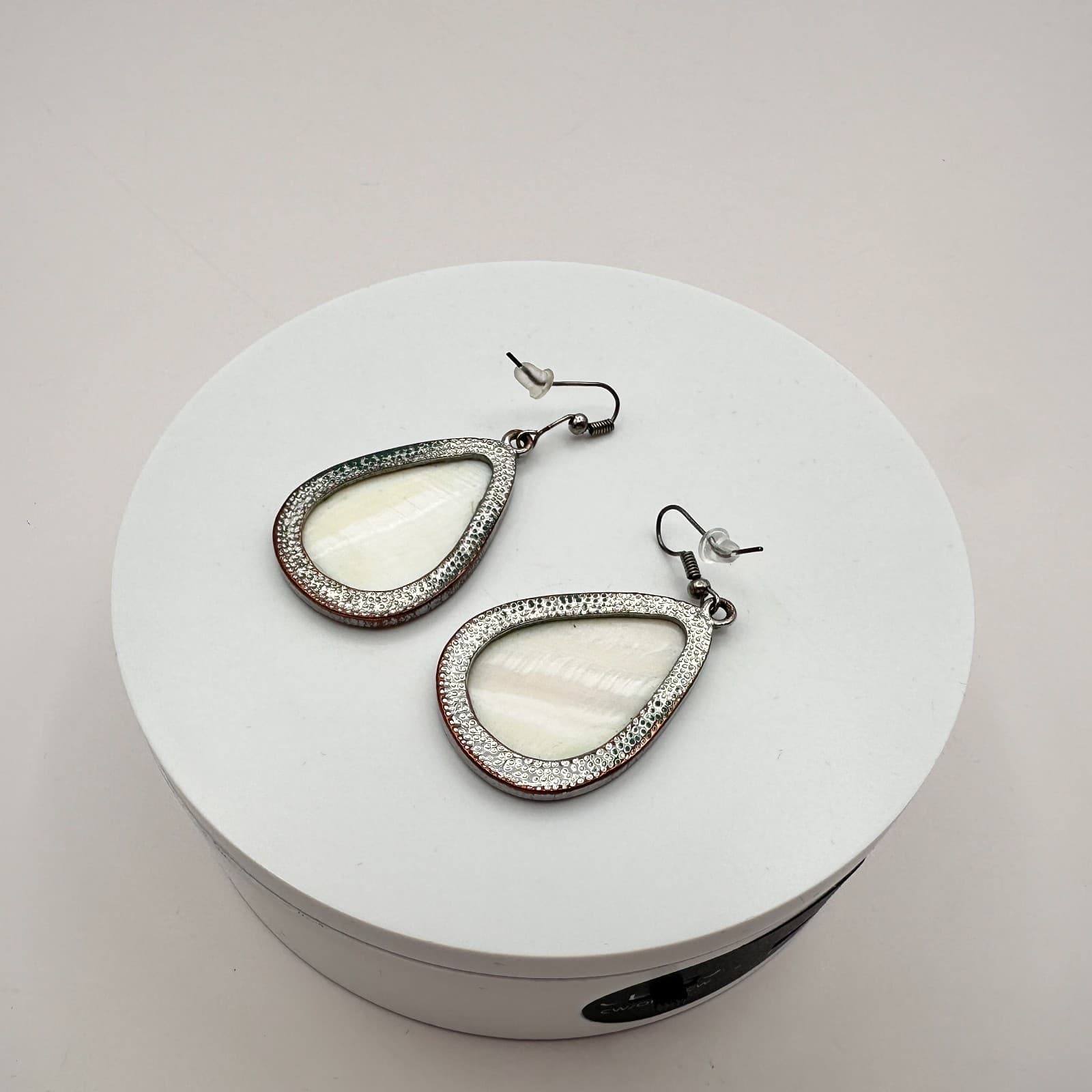 Vintage Y2K Silver Tone White Pearl Teardrop Dangle Earrings Boho Jewelry - Thumbnail 6