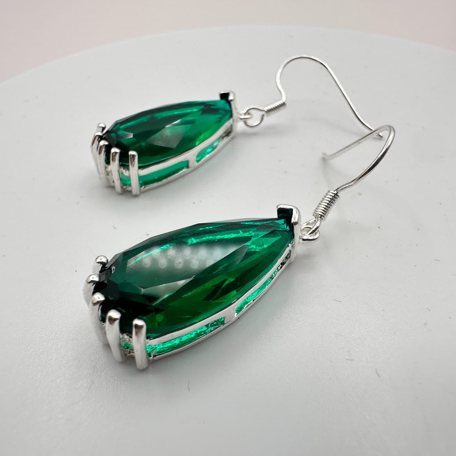 Vintage 80s Silver Tone Emerald Green Teardrop Dangle Earrings Women's Jewelry - Thumbnail 4