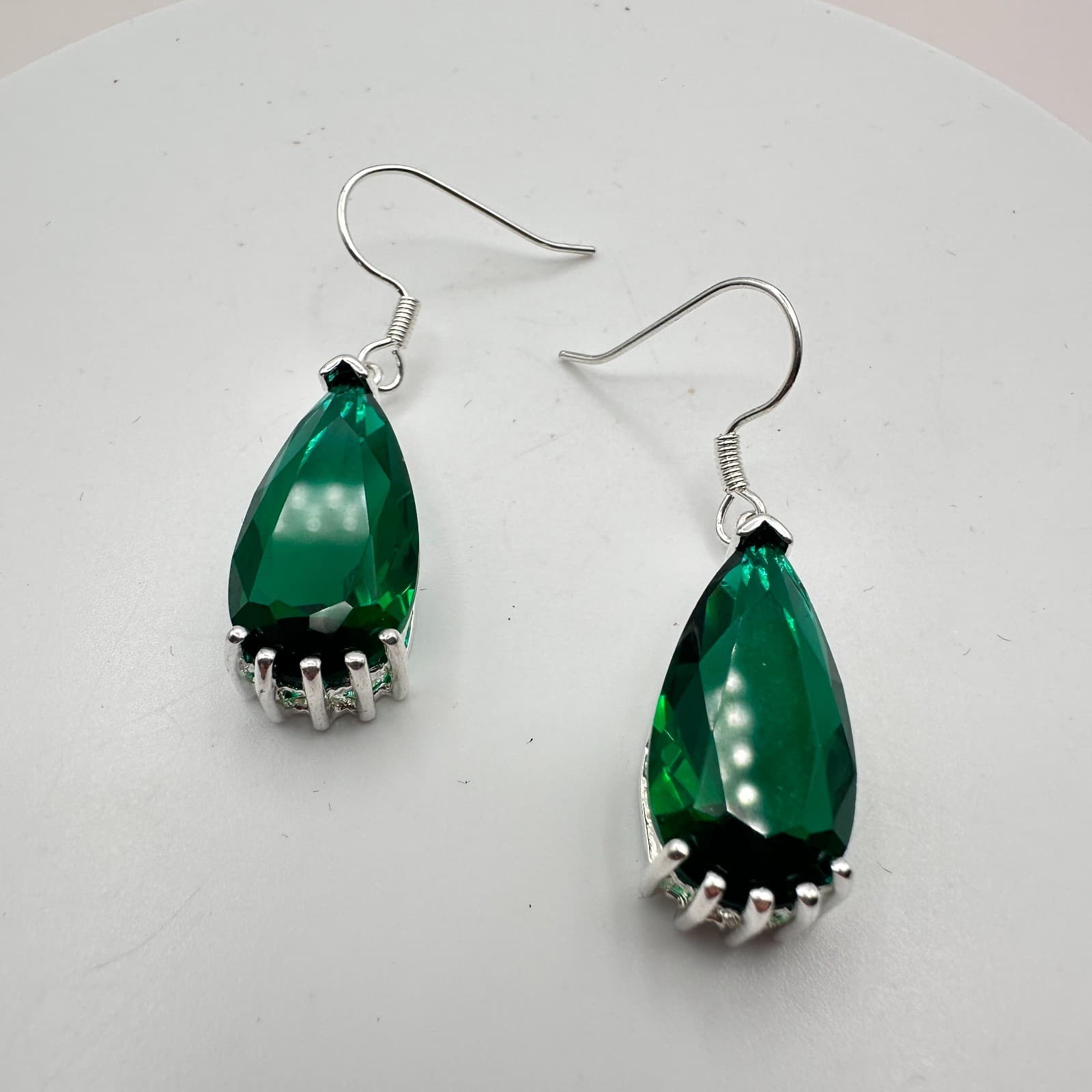 Vintage 80s Silver Tone Emerald Green Teardrop Dangle Earrings Women's Jewelry - Thumbnail 3
