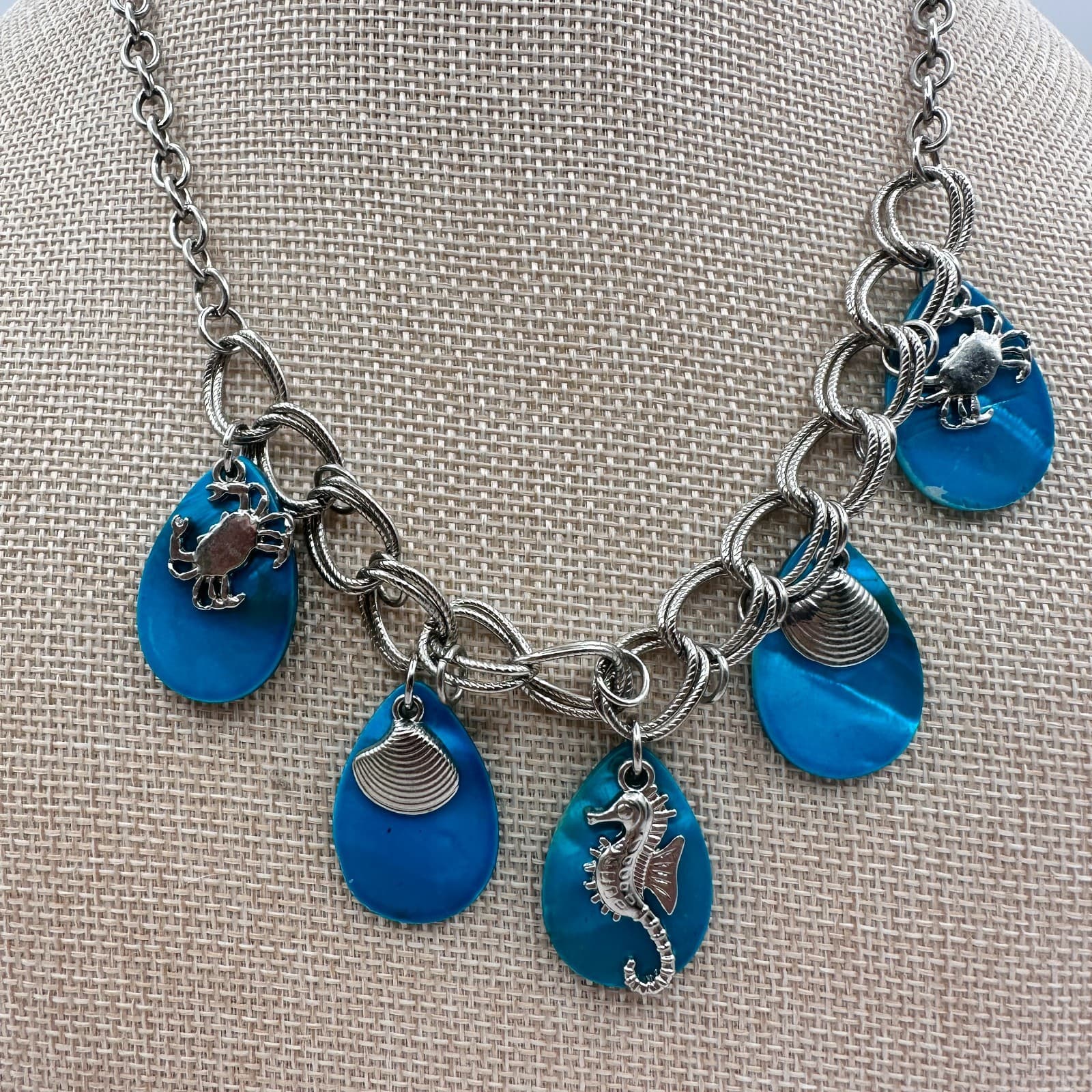 Vintage Y2K Teal Shell Charm Necklace Silver Tone Seahorse Crab Scallop Jewelry - Thumbnail 3