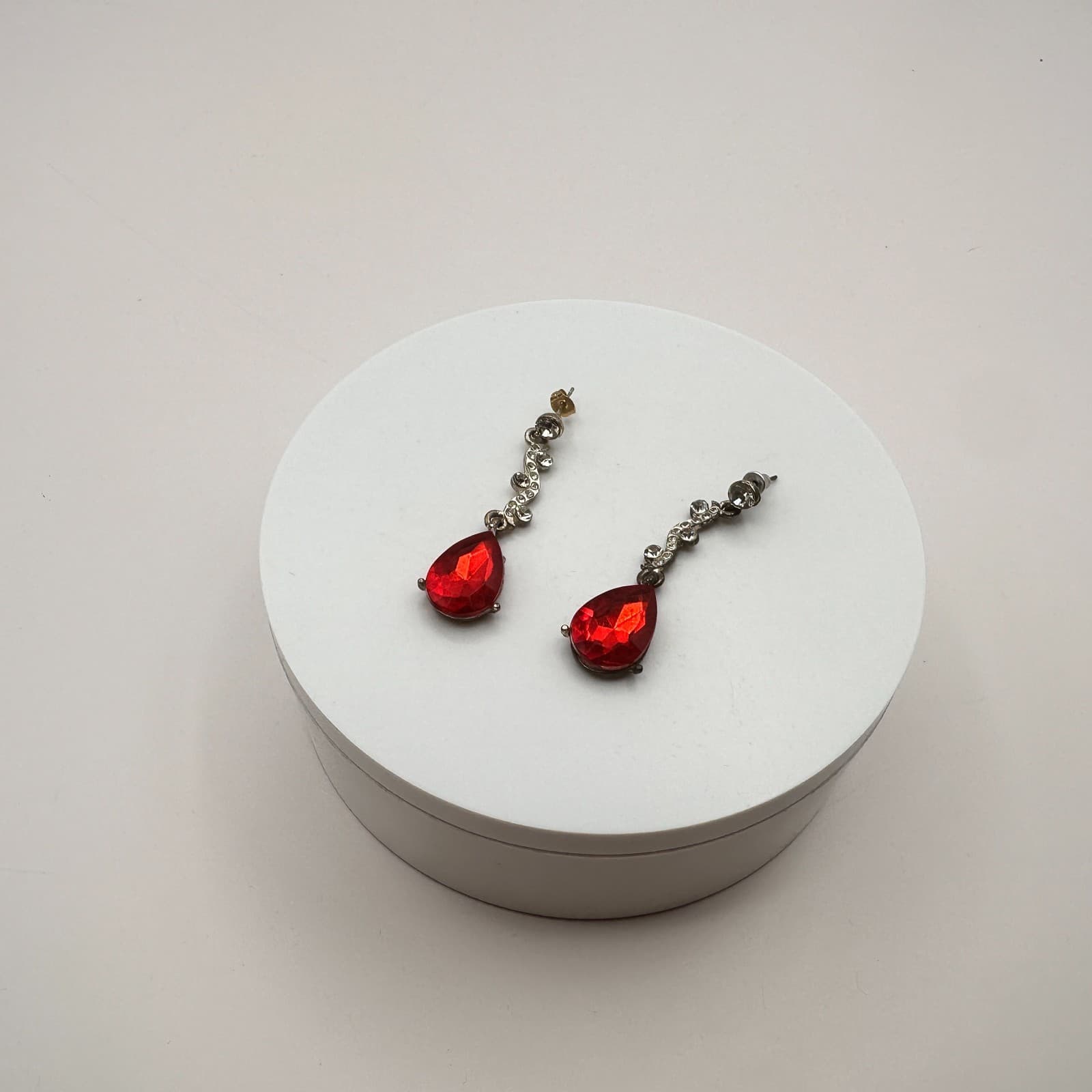 Vintage 90s Silver Tone Red Glass Teardrop Dangle Earrings Boho Fashion Jewelry - Thumbnail 7
