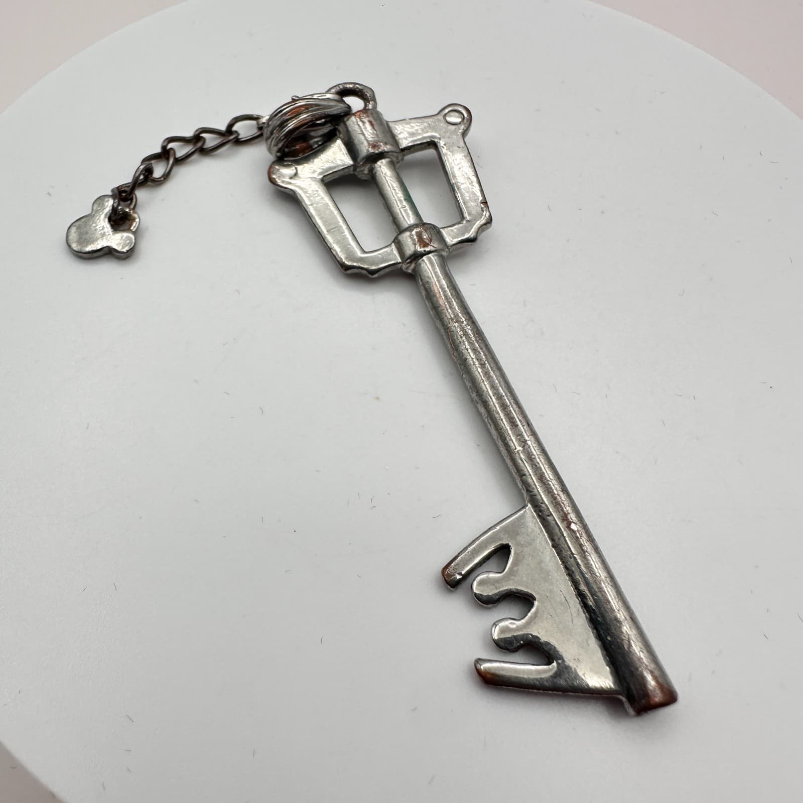 Vintage 90s Silver Tone Hearts Keyblade Keychain Pendant Mickey Charm Unisex