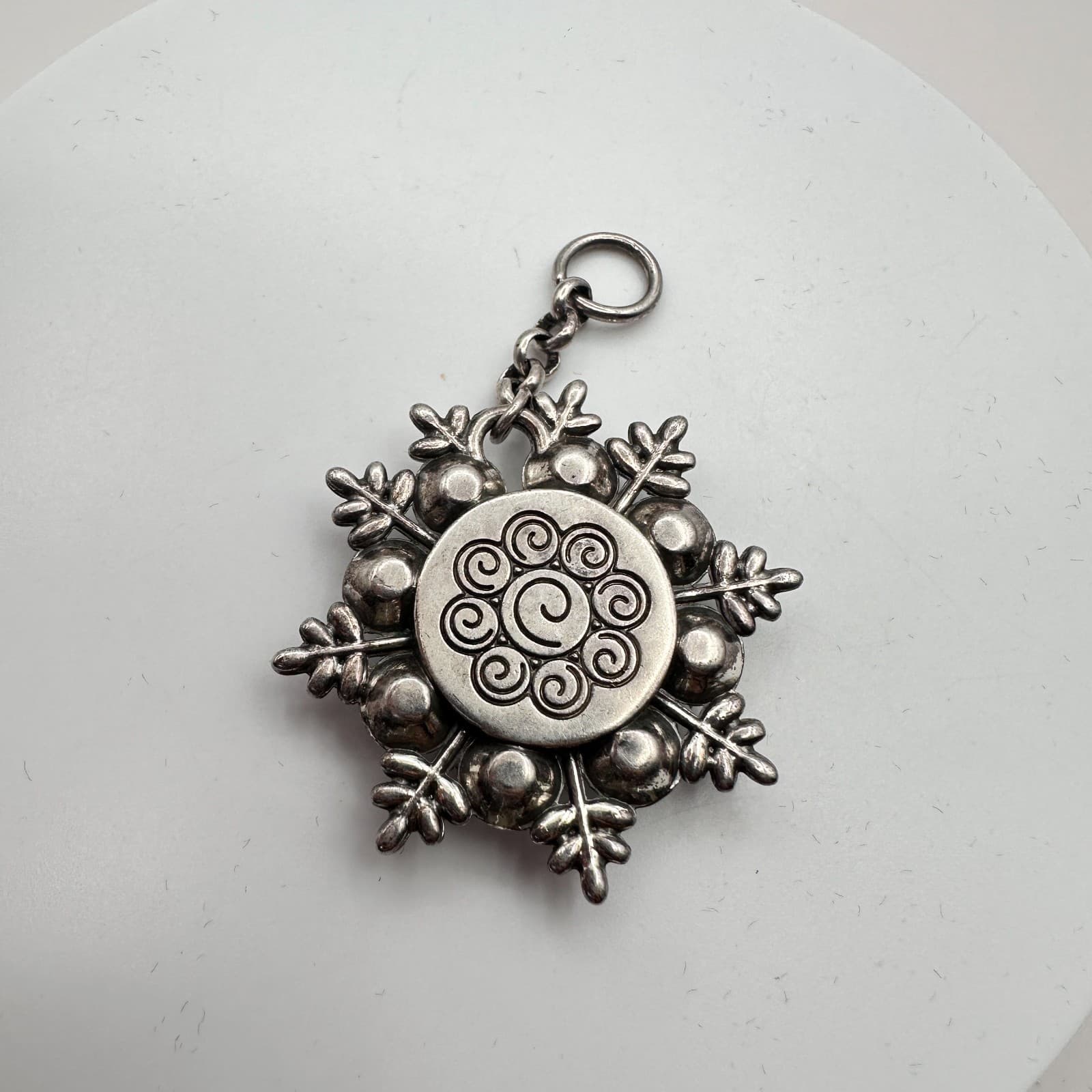 Vintage Y2K Silver Tone Snowflake Pendant Clear Rhinestone Women's Jewelry - Thumbnail 6